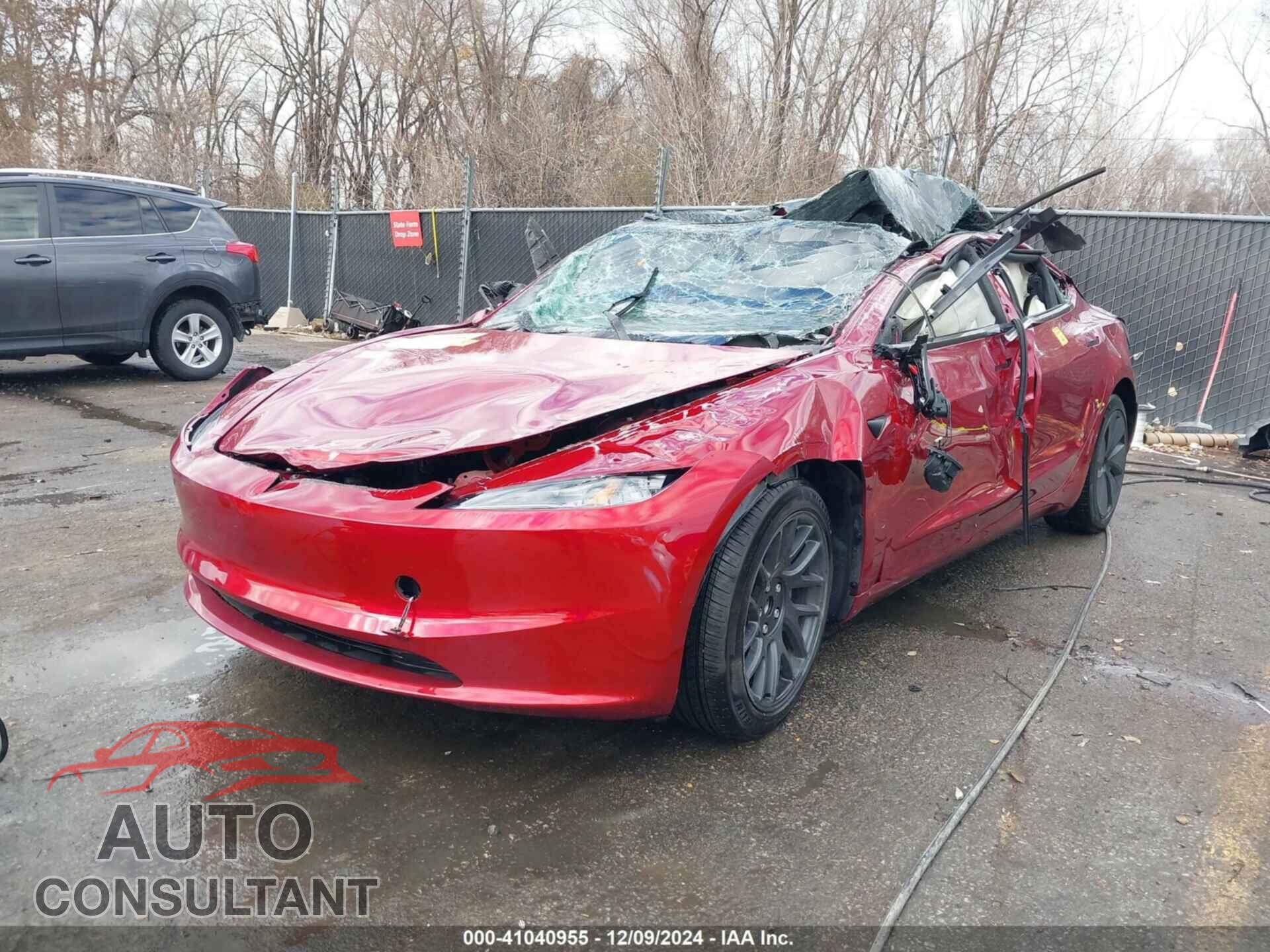 TESLA MODEL 3 2024 - 5YJ3E1EA4RF801552