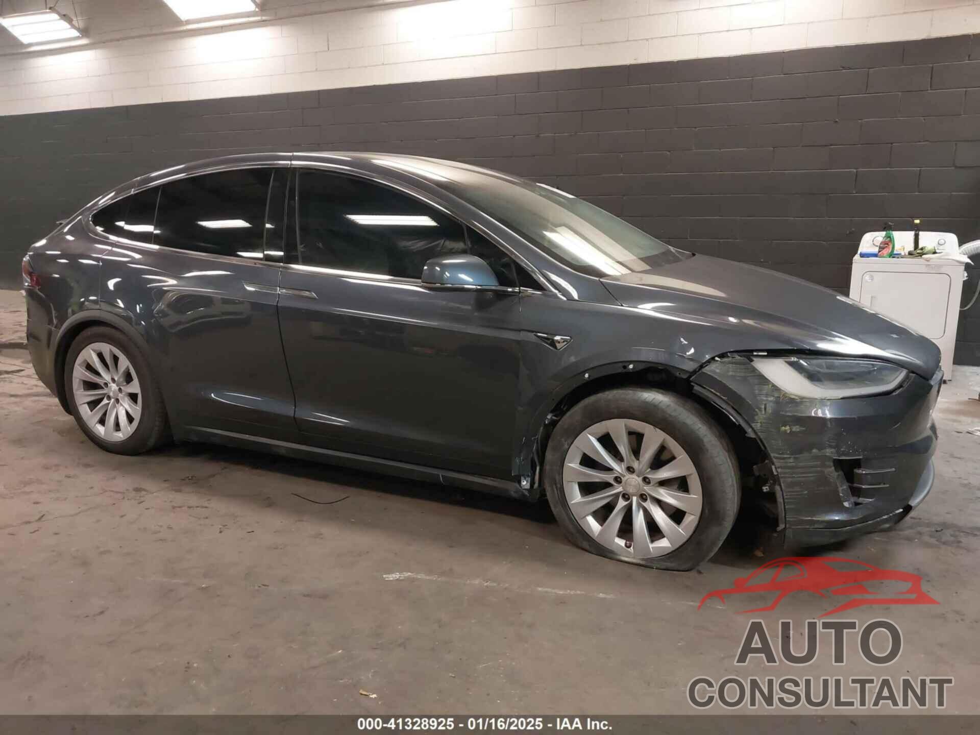 TESLA MODEL X 2018 - 5YJXCBE20JF138216