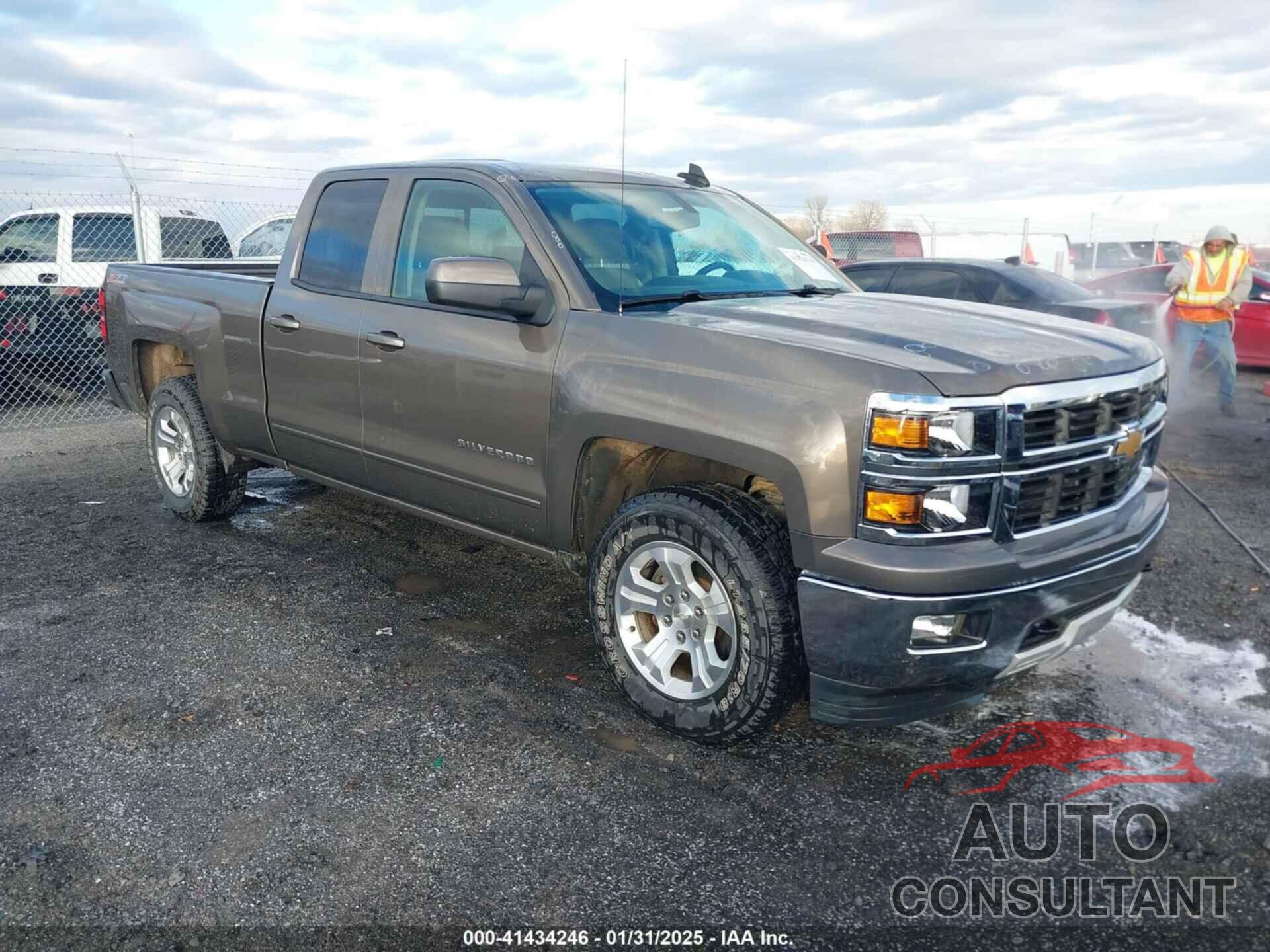 CHEVROLET SILVERADO 1500 2015 - 1GCVKREC2FZ272240