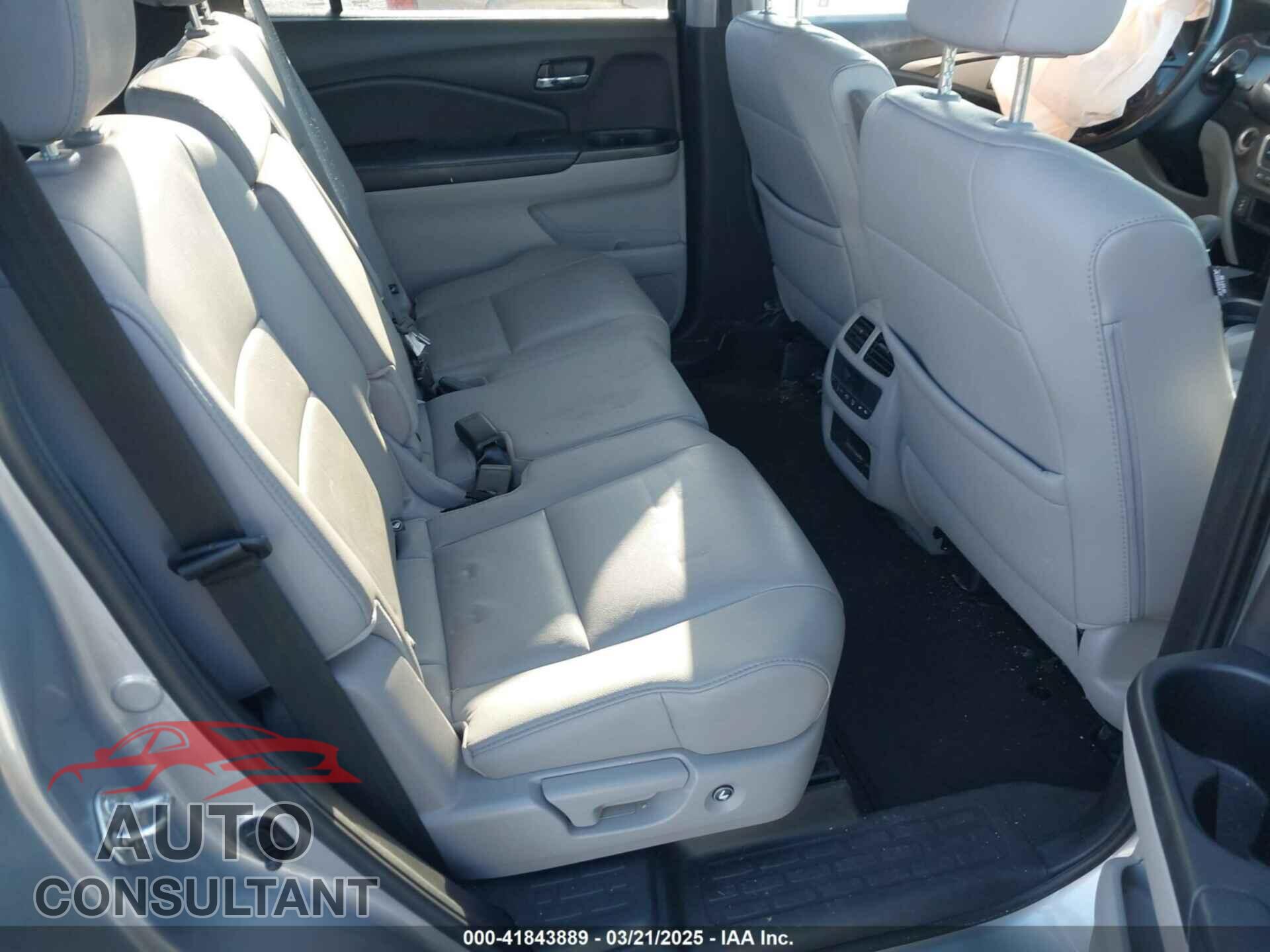 HONDA PILOT 2017 - 5FNYF6H52HB079737
