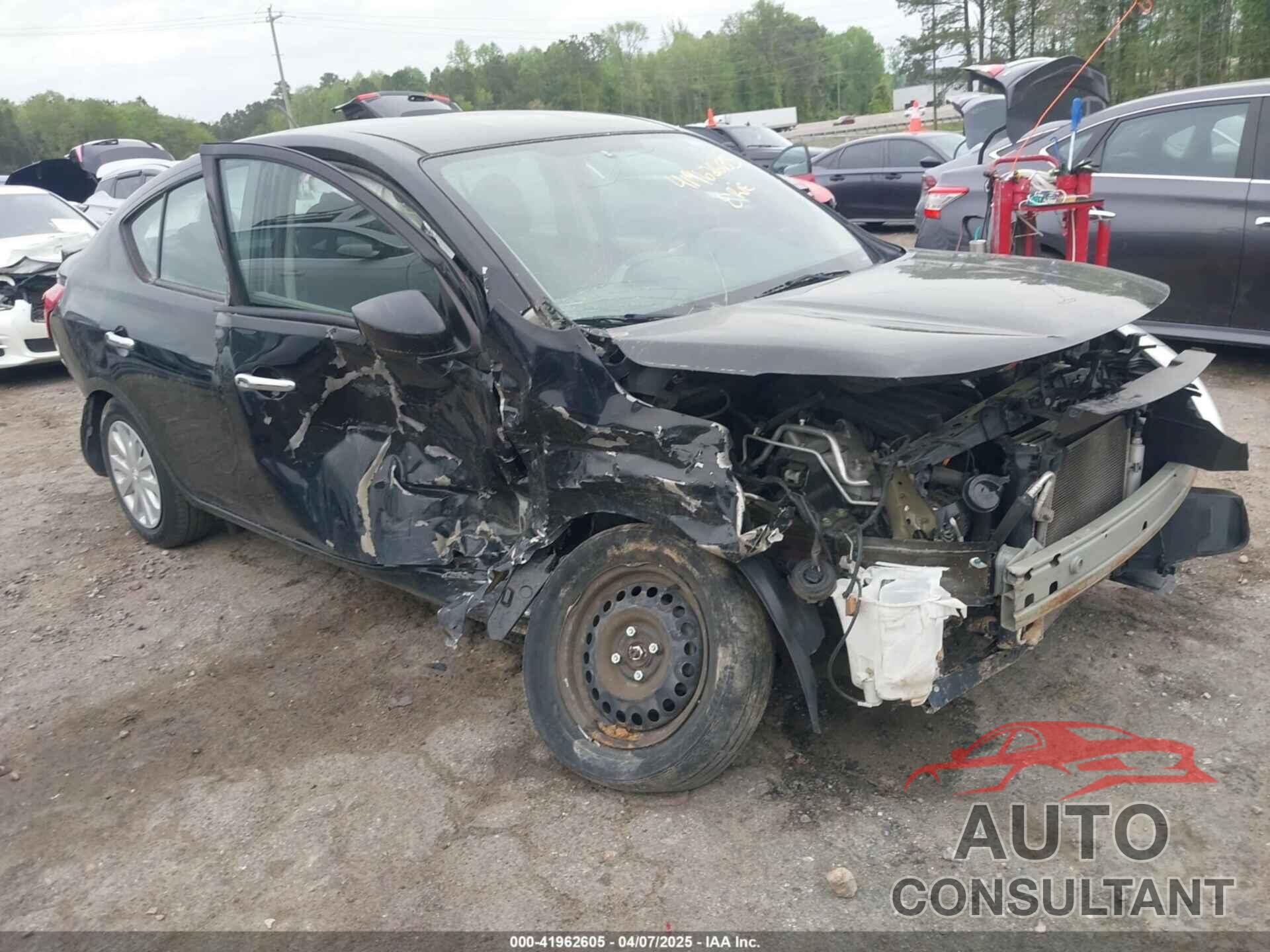NISSAN VERSA 2019 - 3N1CN7AP3KL879411