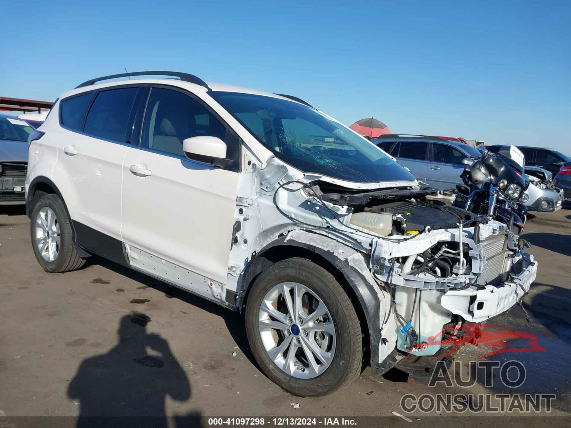 FORD ESCAPE 2018 - 1FMCU9HD1JUC40239