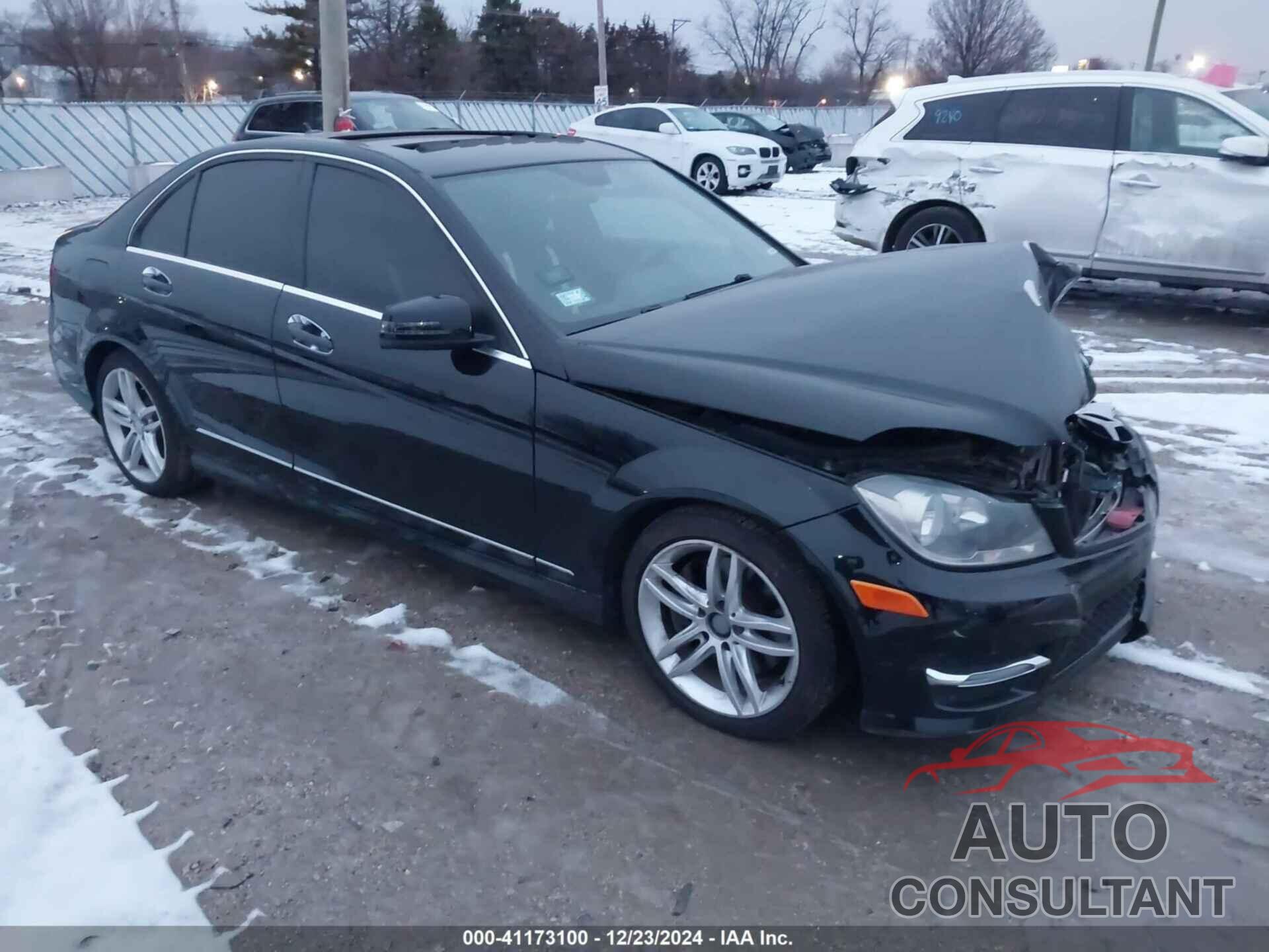 MERCEDES-BENZ C 300 2013 - WDDGF8AB9DG116439