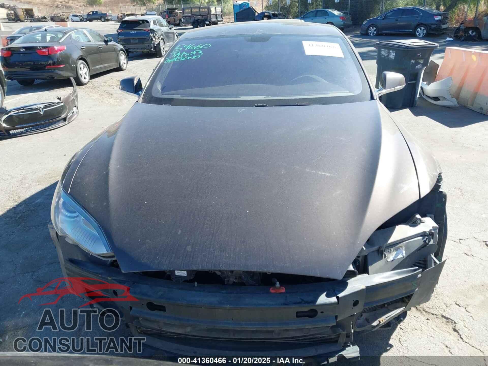 TESLA MODEL S 2013 - 5YJSA1DN4DFP19552