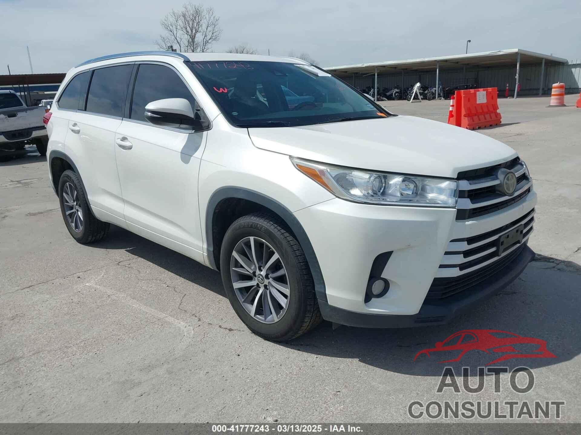 TOYOTA HIGHLANDER 2017 - 5TDKZRFH1HS517039