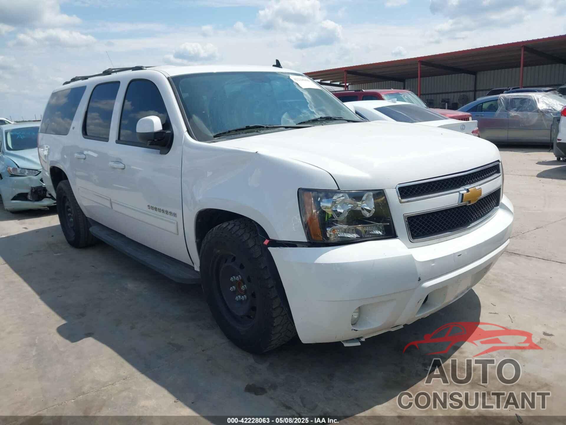 CHEVROLET SUBURBAN 1500 2013 - 1GNSCJE08DR102735