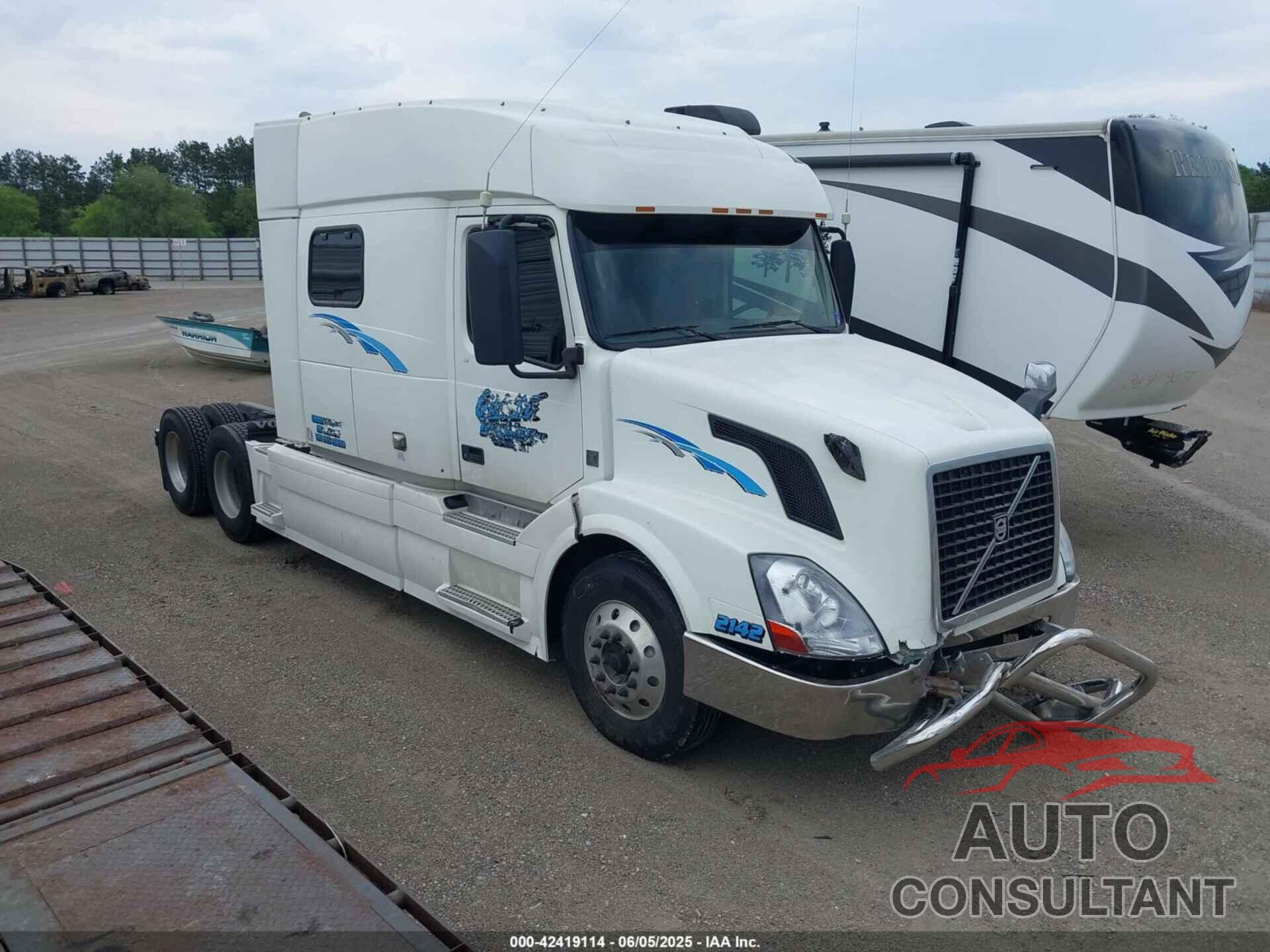 VOLVO VN 2013 - 4V4NC9EH0DN545659