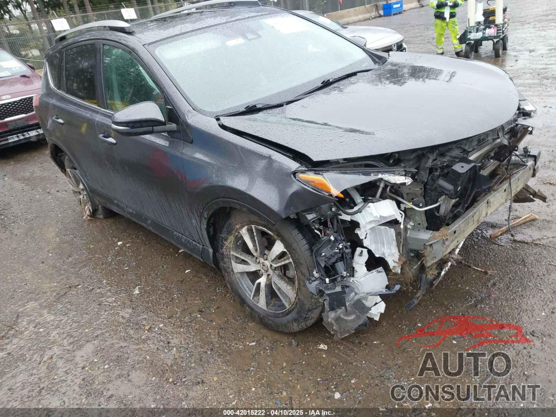 TOYOTA RAV4 2018 - 2T3RFREV6JW797740
