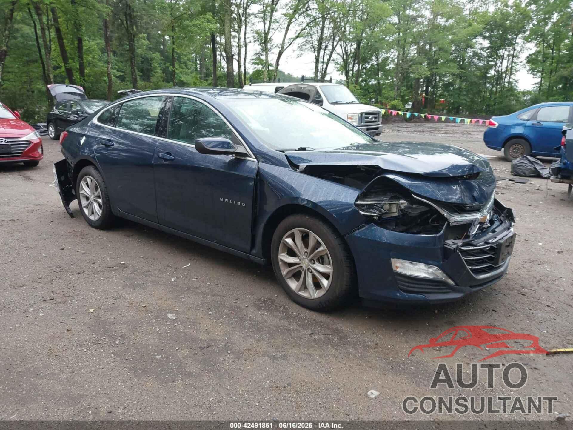 CHEVROLET MALIBU 2021 - 1G1ZD5ST3MF076887