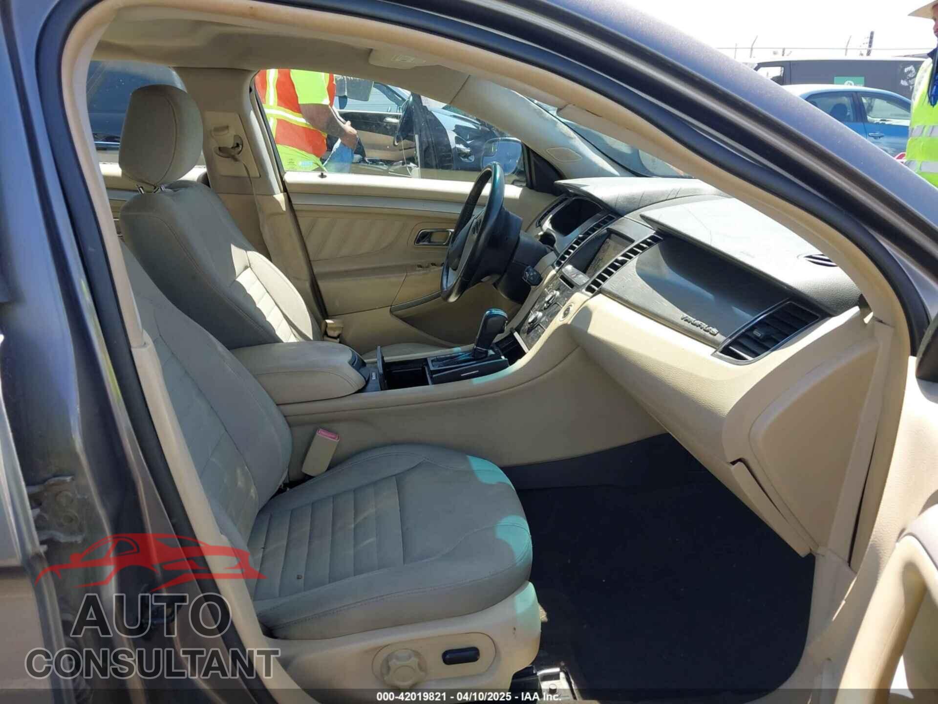 FORD TAURUS 2013 - 1FAHP2E82DG175331