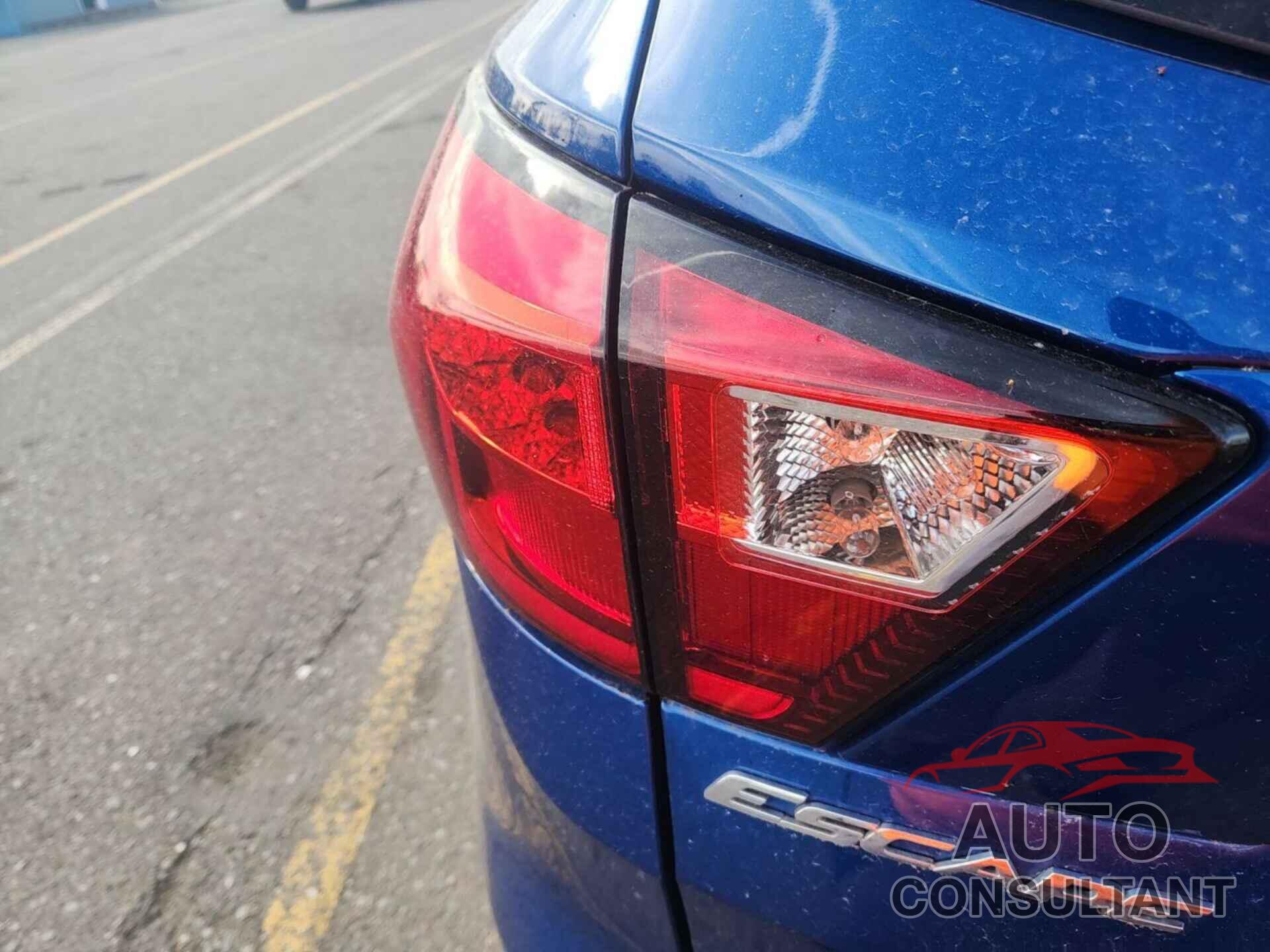 FORD ESCAPE 2019 - 1FMCU9HD9KUC07880