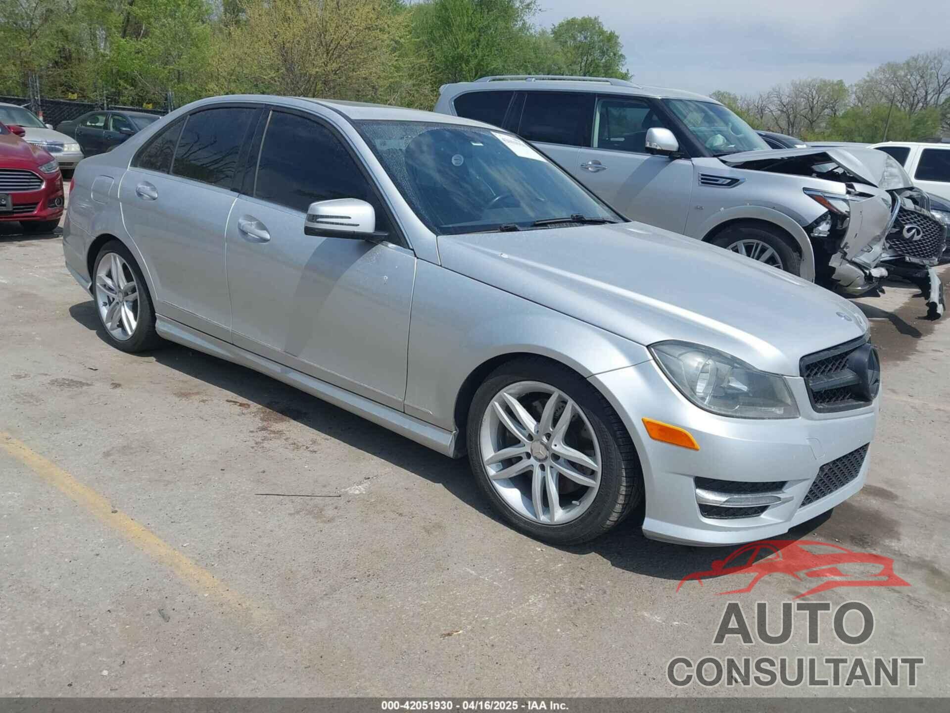 MERCEDES-BENZ C 300 2014 - WDDGF8AB9EG194995