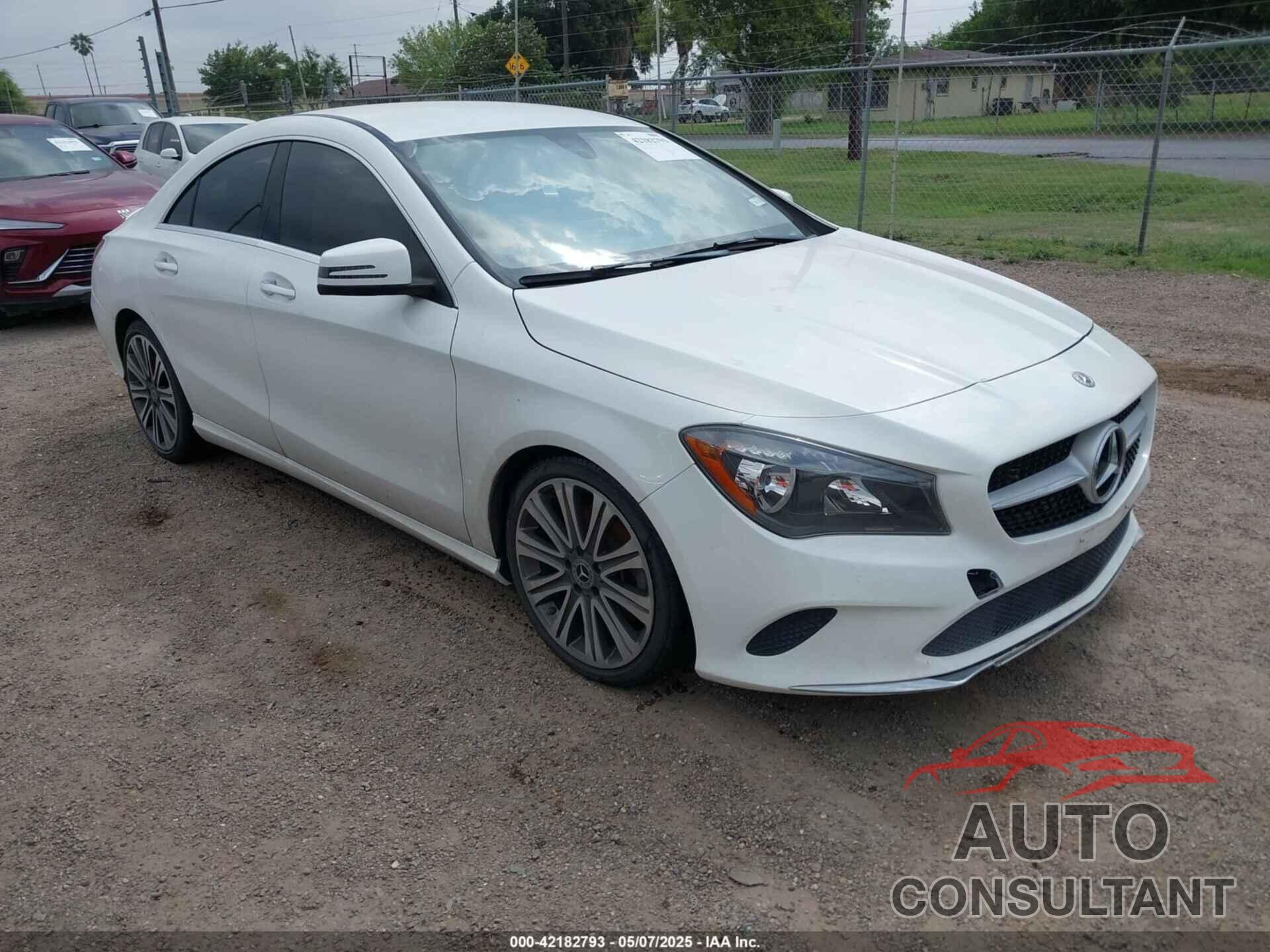 MERCEDES-BENZ CLA 250 2018 - WDDSJ4GB0JN675250
