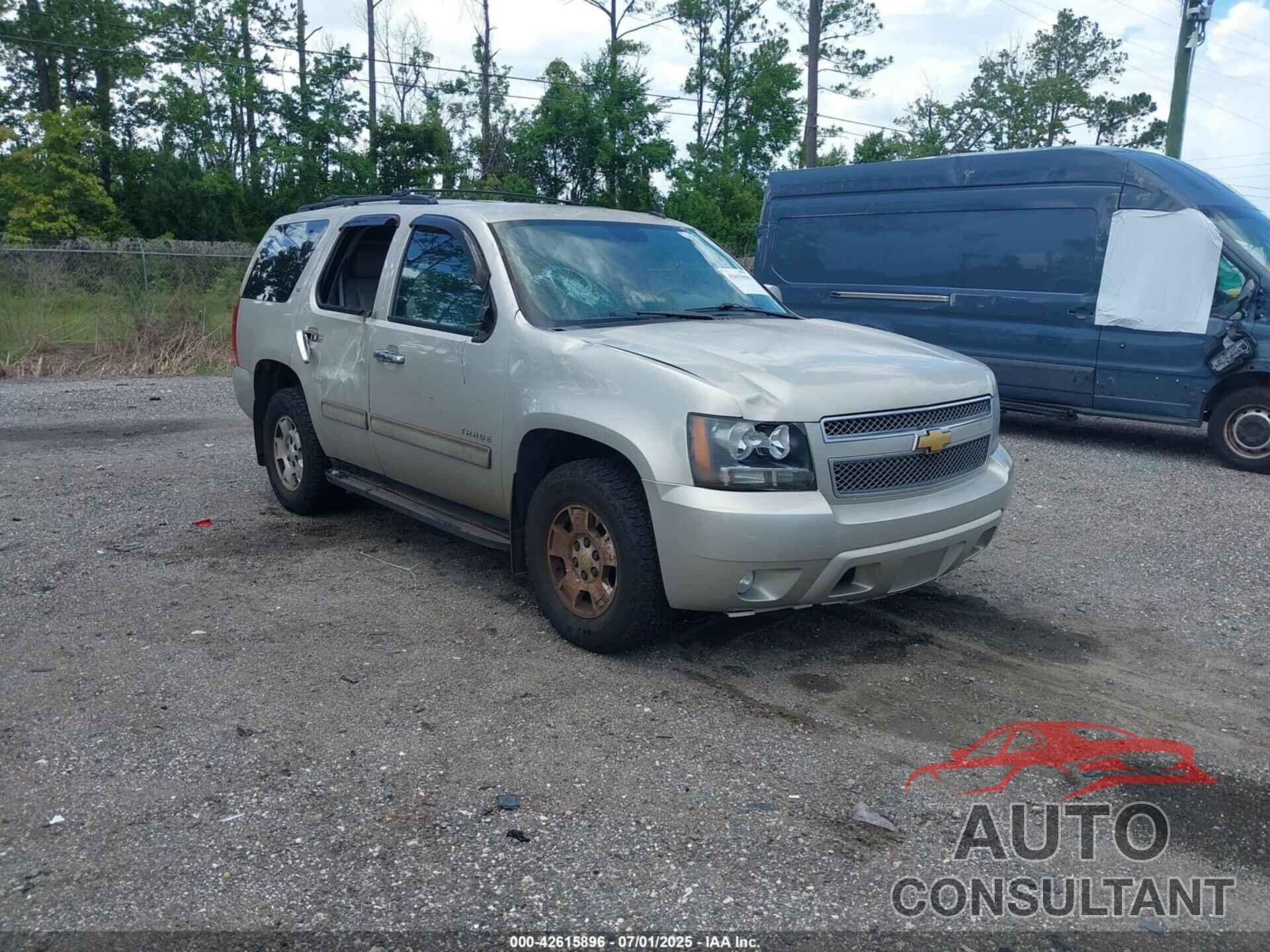 CHEVROLET TAHOE 2013 - 1GNSCBE09DR322827