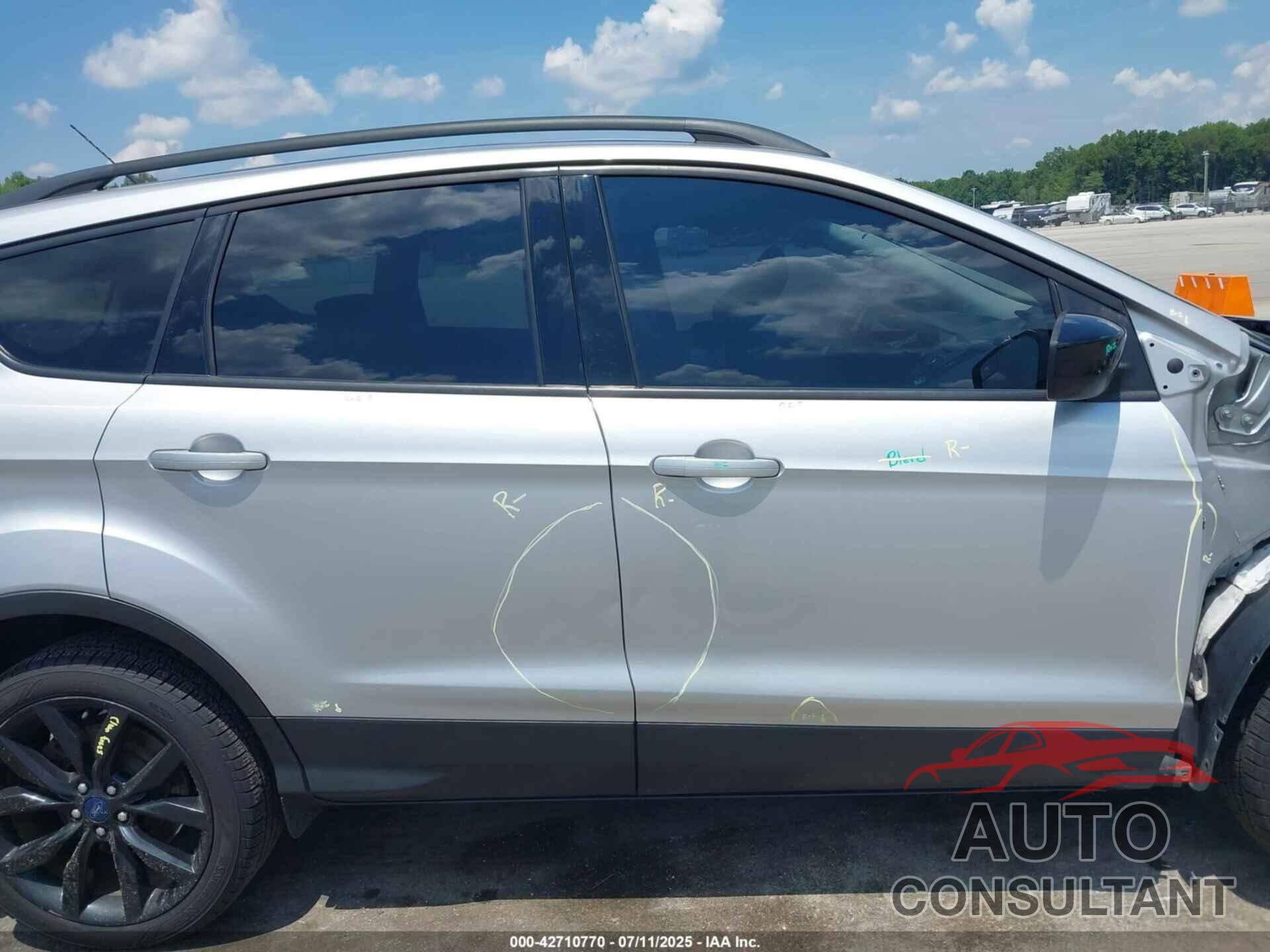 FORD ESCAPE 2018 - 1FMCU9GD3JUC46545