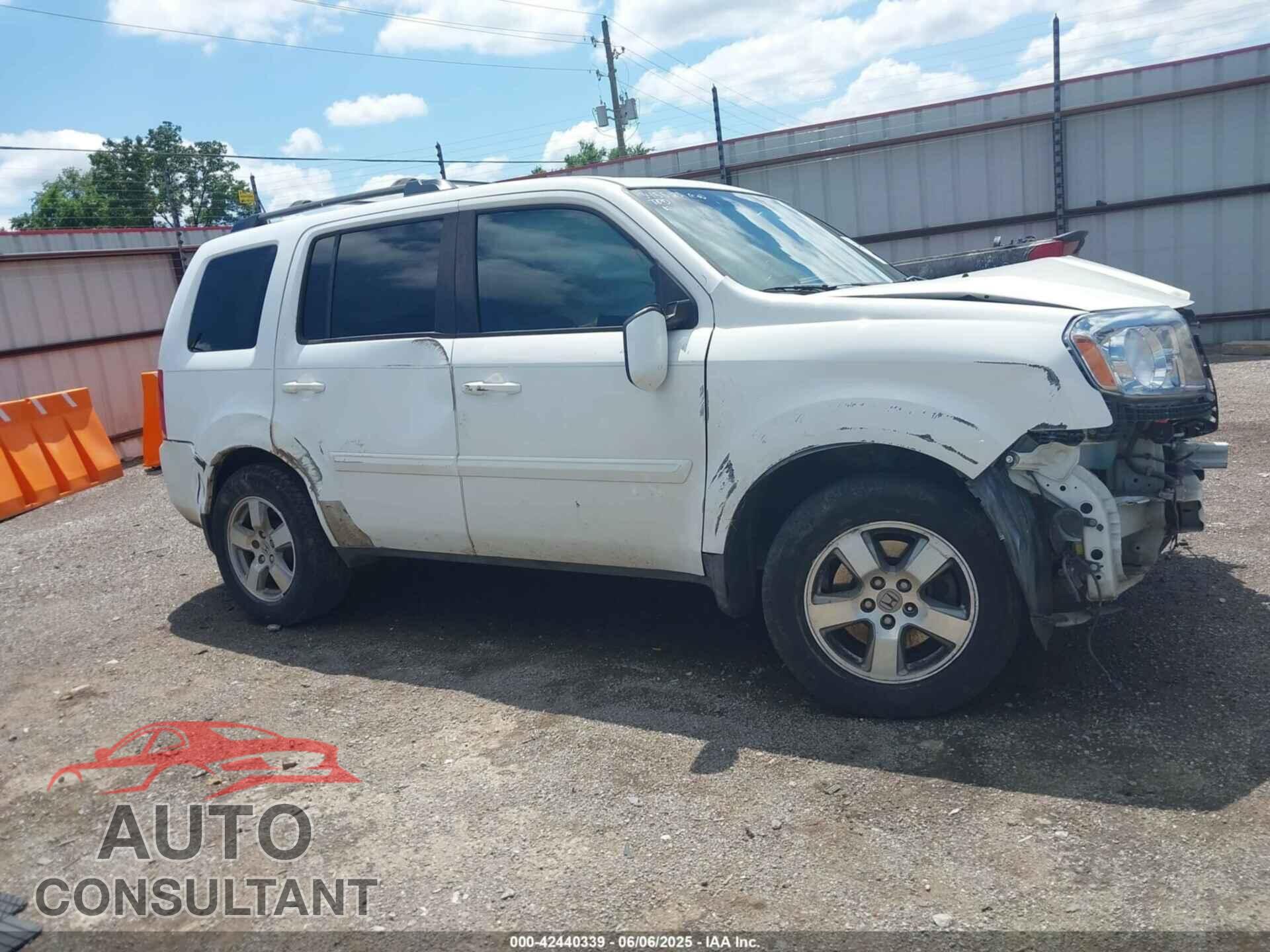HONDA PILOT 2011 - 5FNYF3H61BB051751