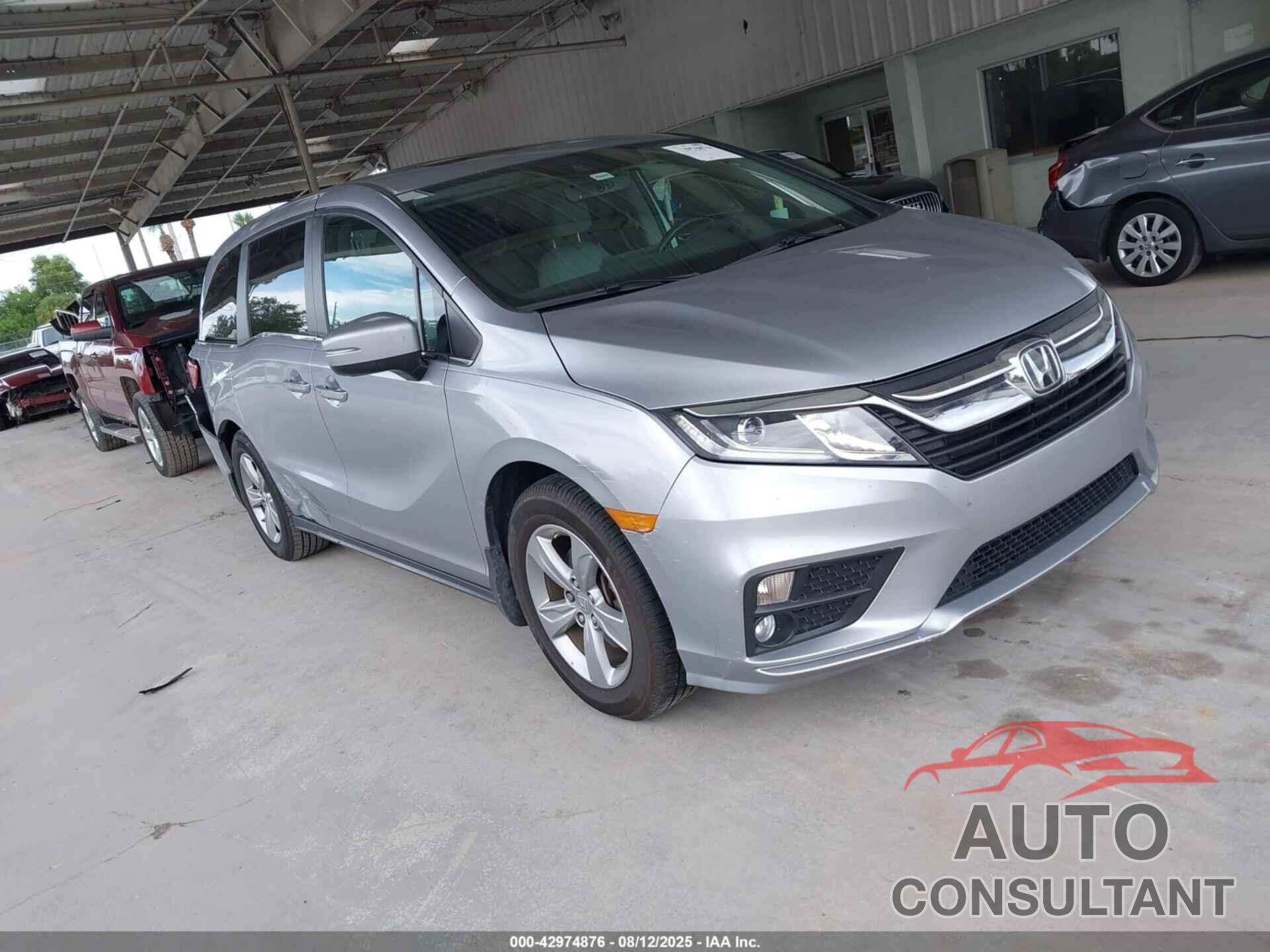 HONDA ODYSSEY 2018 - 5FNRL6H74JB018930