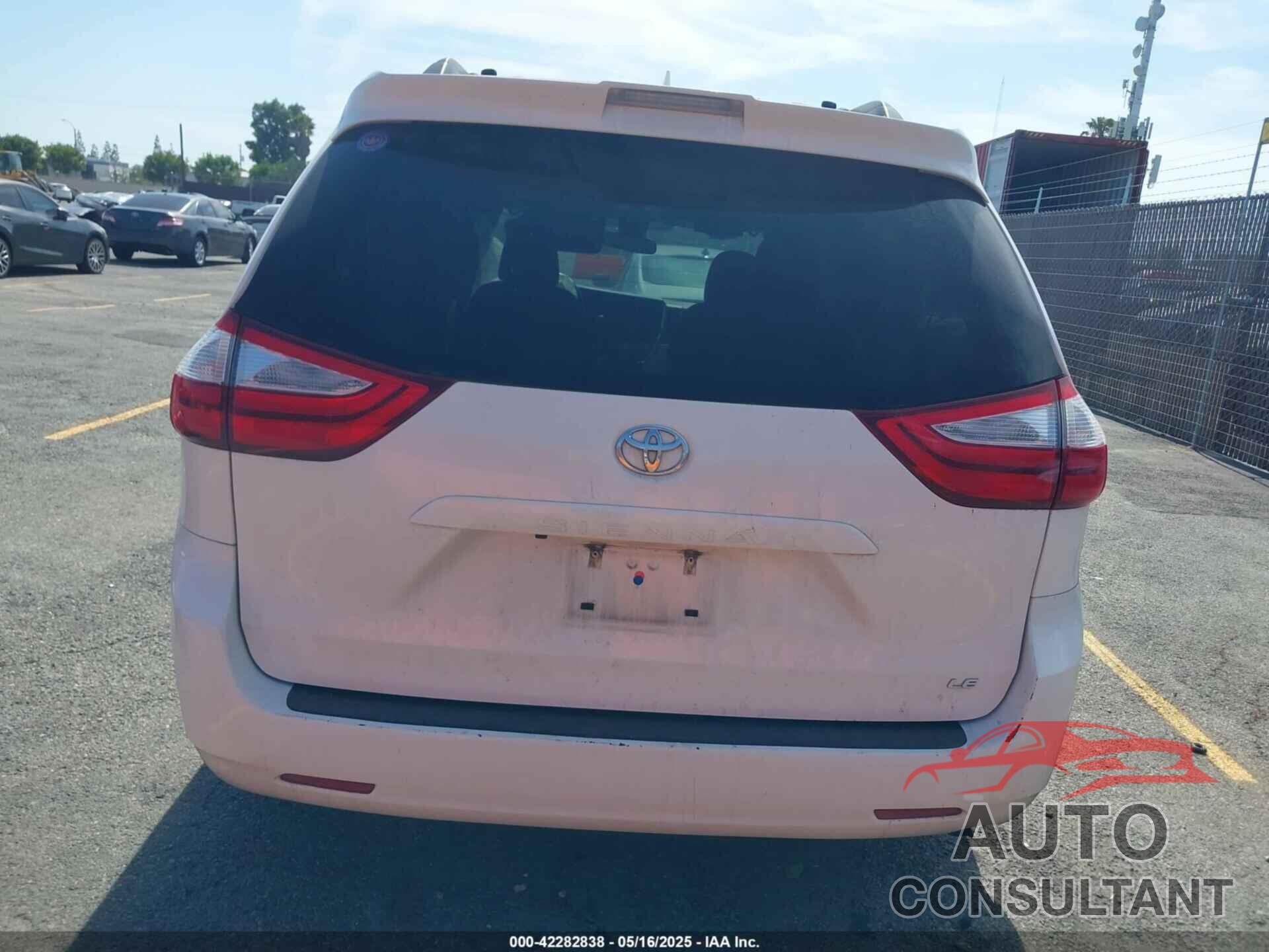 TOYOTA SIENNA 2019 - 5TDKZ3DC2KS004815