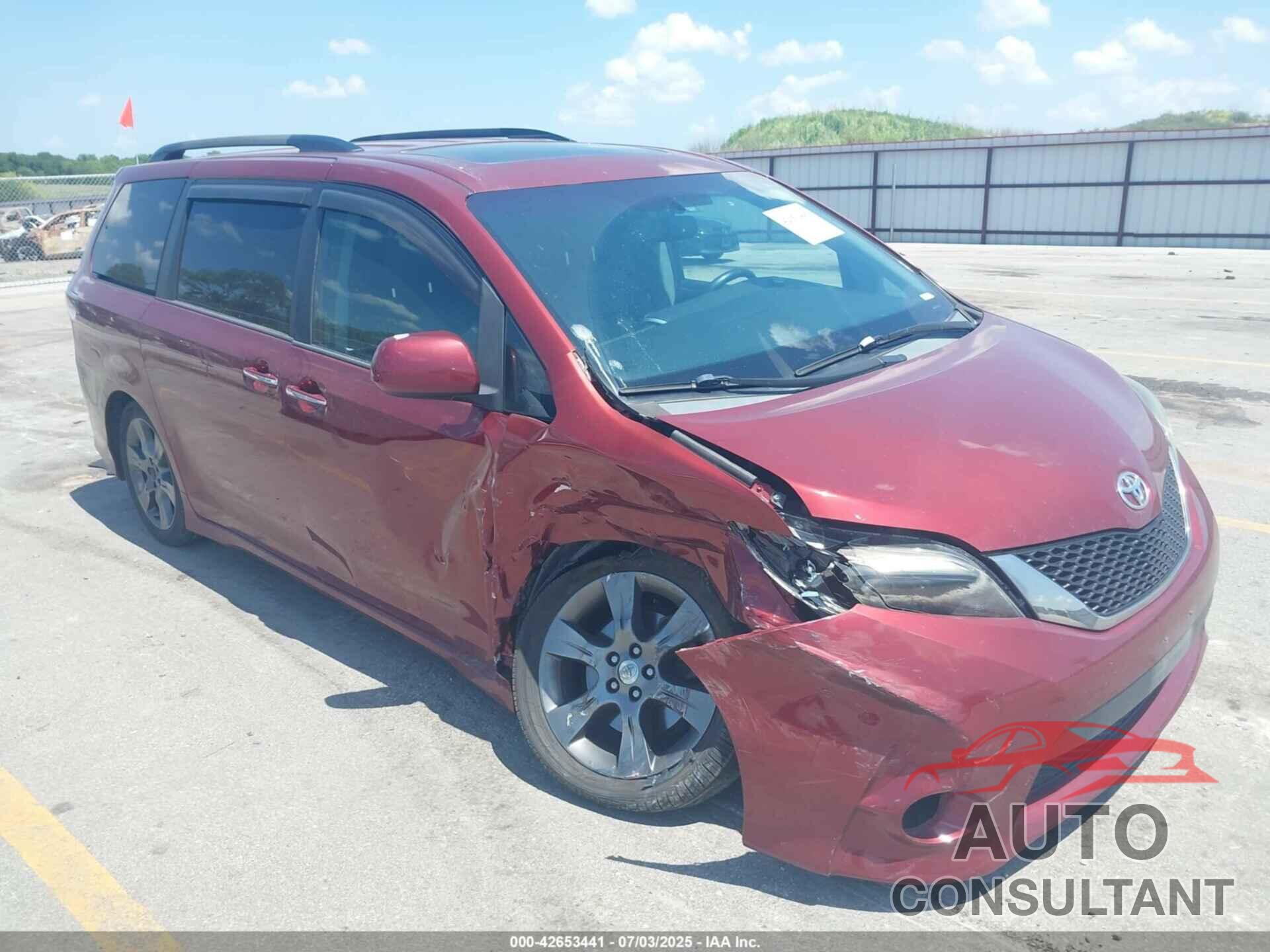 TOYOTA SIENNA 2015 - 5TDXK3DC1FS626855