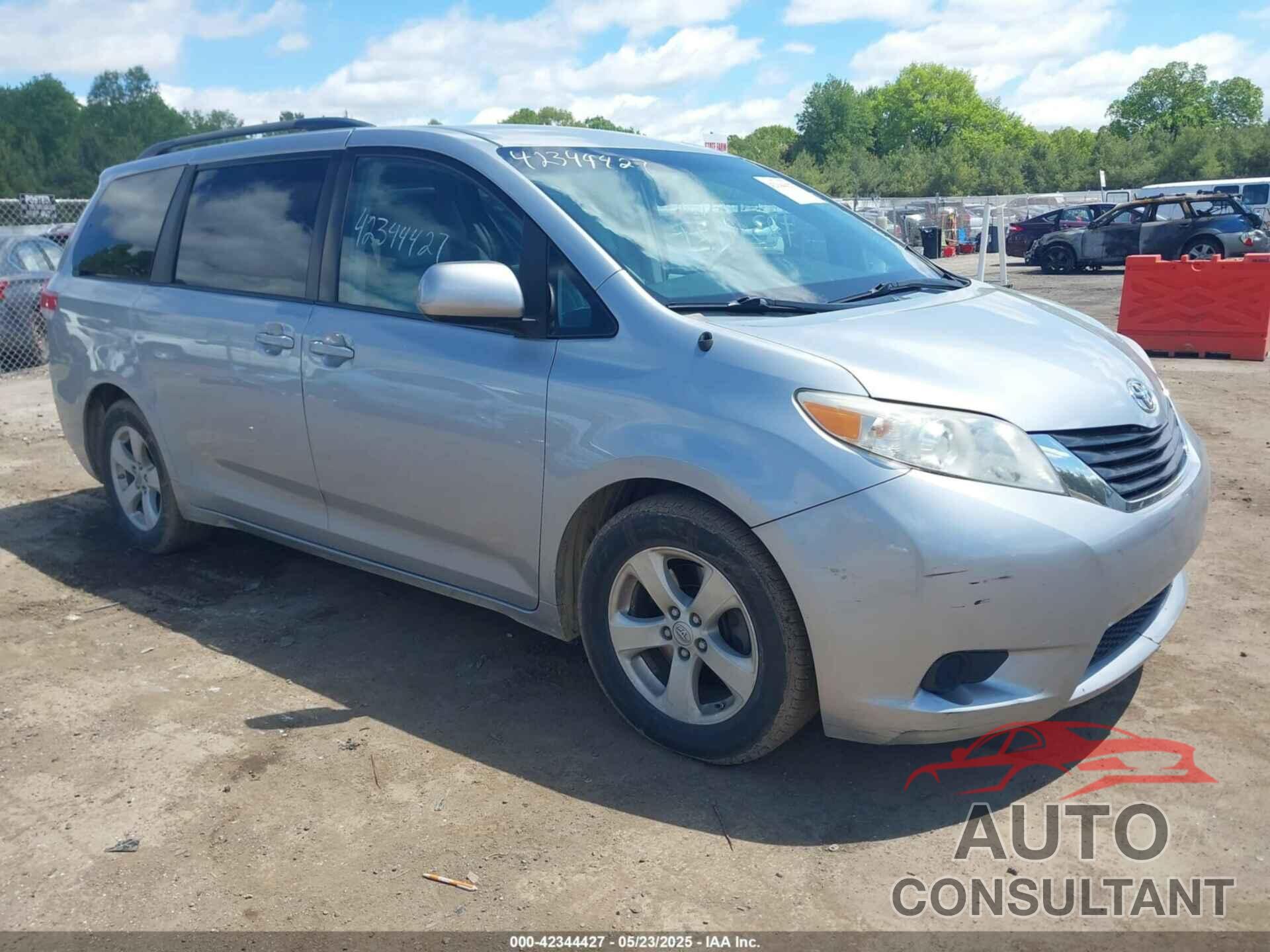 TOYOTA SIENNA 2014 - 5TDKK3DC9ES489463