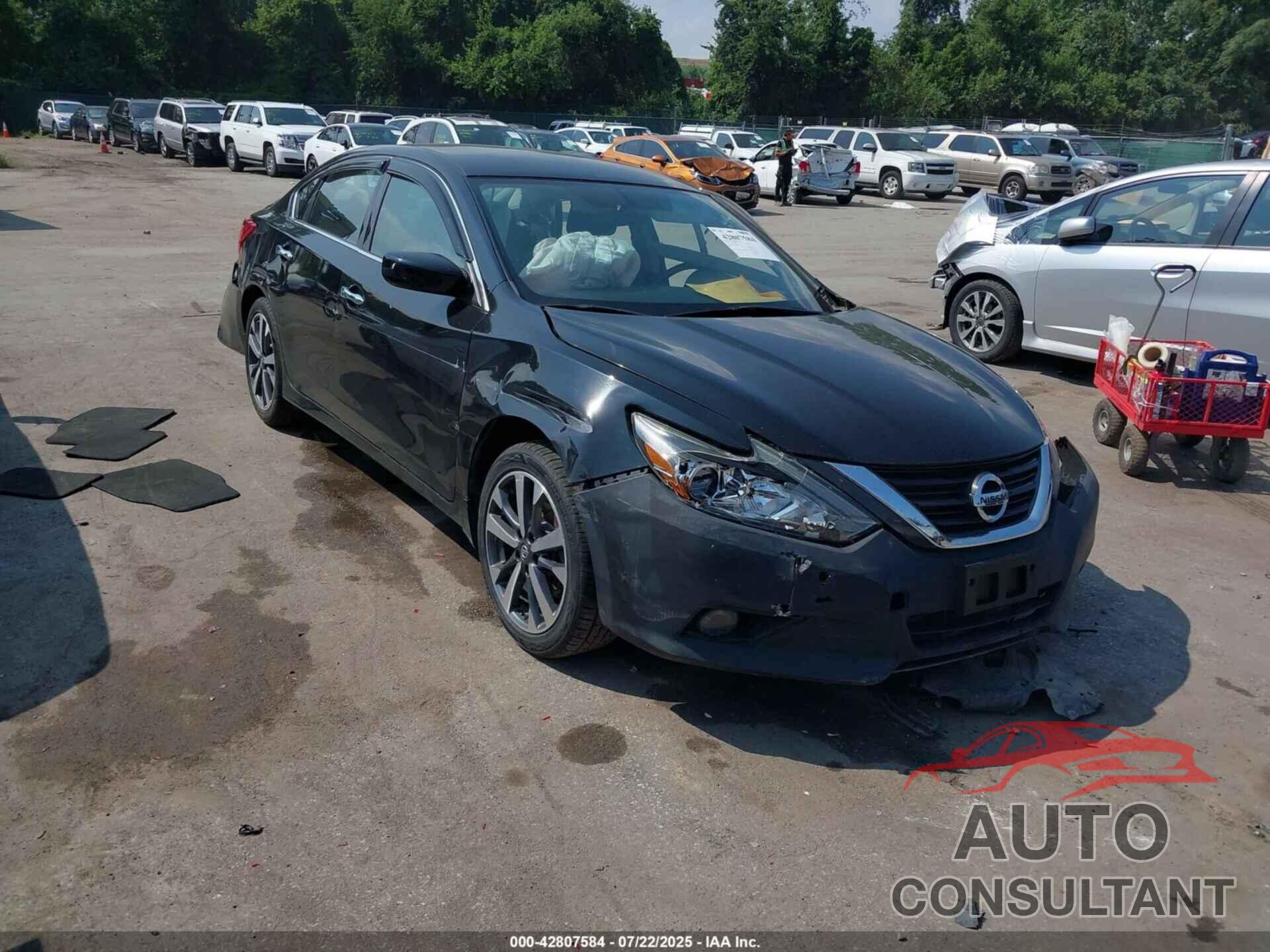 NISSAN ALTIMA 2017 - 1N4AL3AP4HC136589