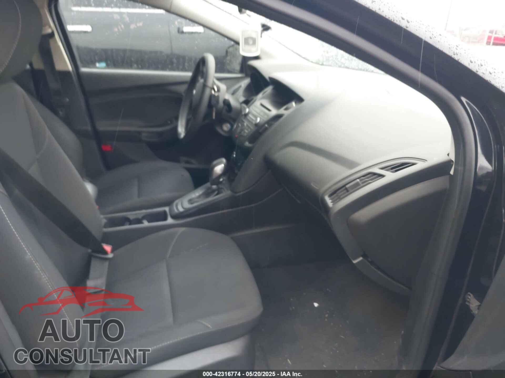 FORD FOCUS 2017 - 1FADP3F26HL276139