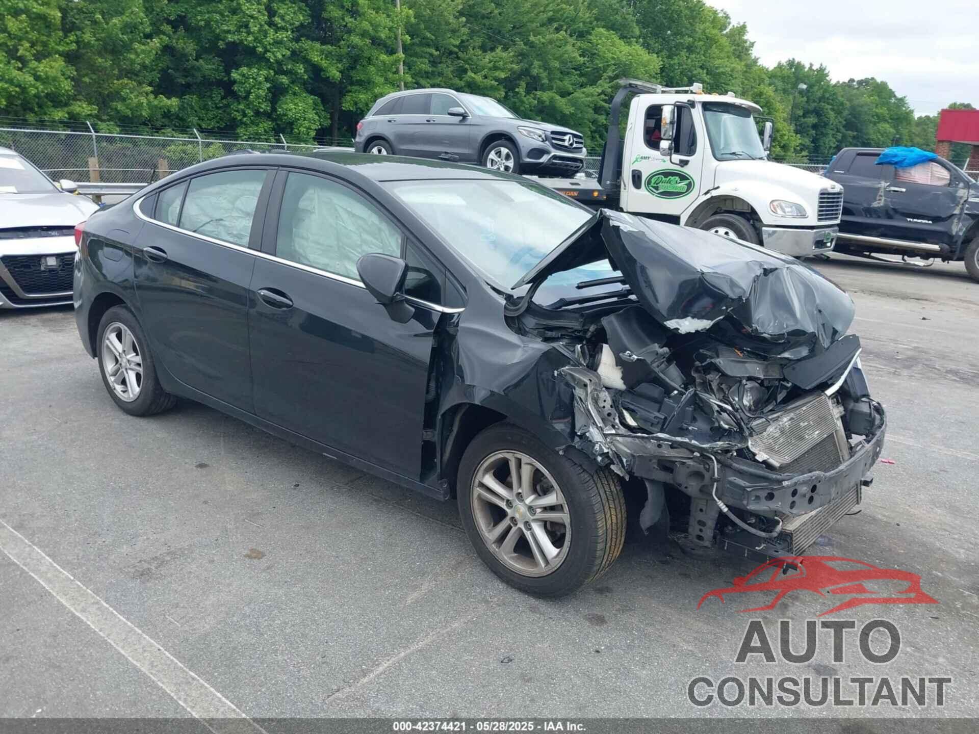 CHEVROLET CRUZE 2018 - 1G1BE5SM4J7220038