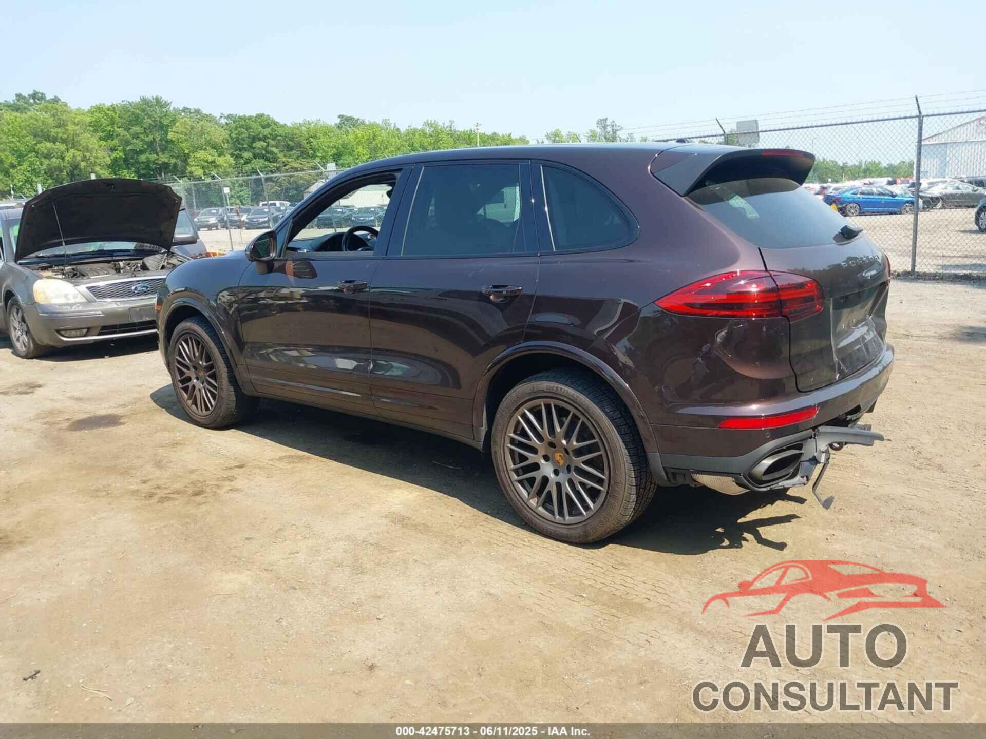 PORSCHE CAYENNE 2017 - WP1AA2A21HKA88424
