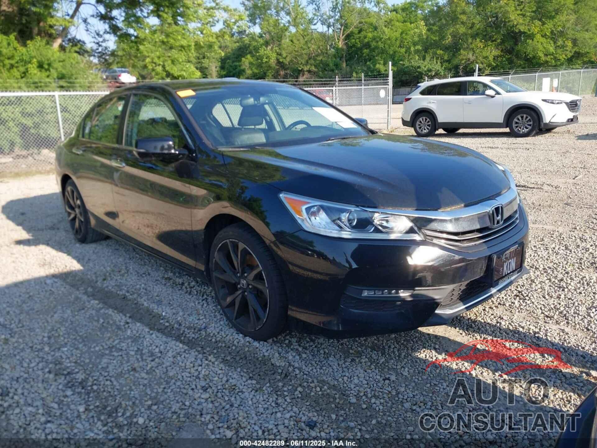 HONDA ACCORD 2017 - 1HGCR2F80HA220435