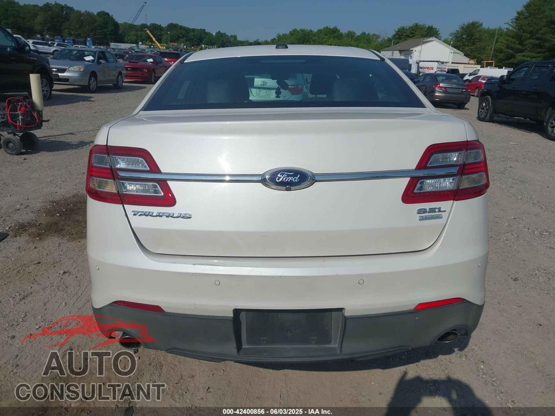 FORD TAURUS 2015 - 1FAHP2E97FG149657