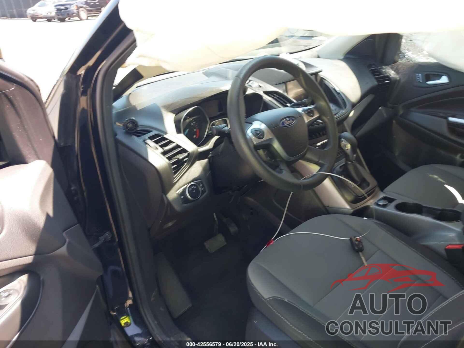 FORD ESCAPE 2016 - 1FMCU0GX3GUB31376