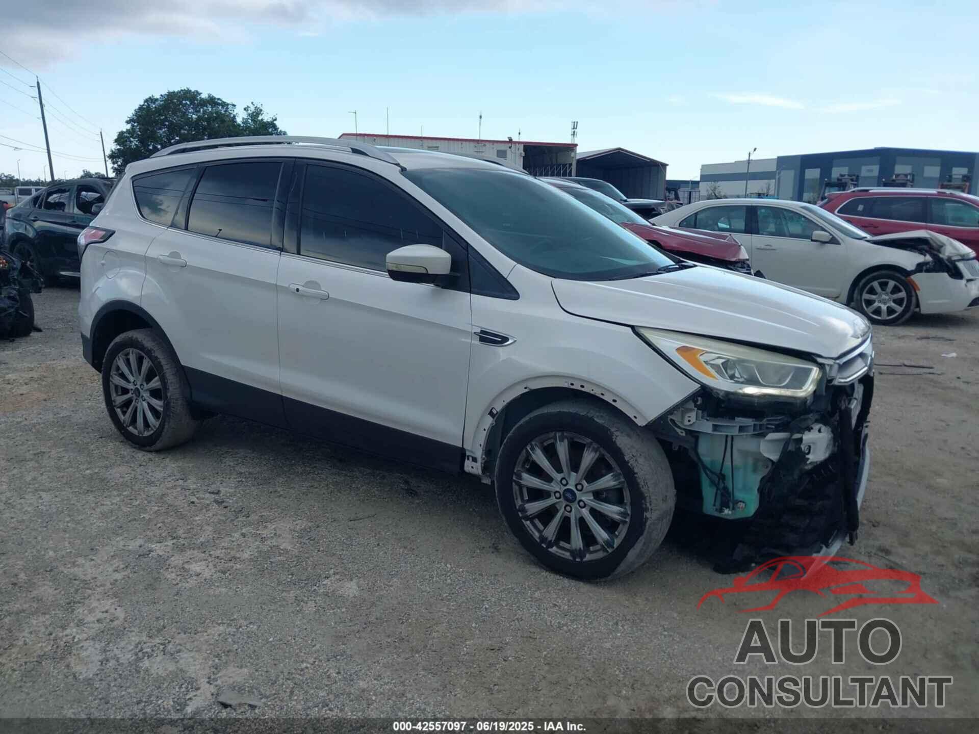 FORD ESCAPE 2017 - 1FMCU9JD9HUE11372