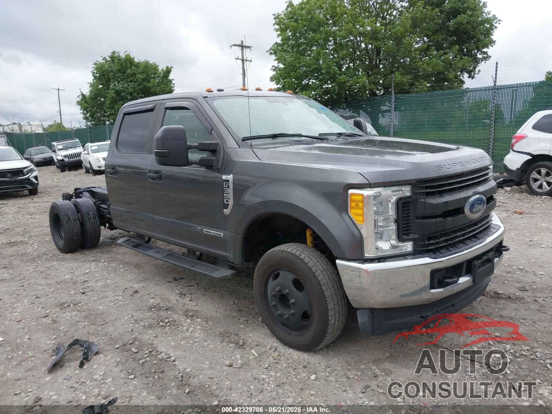 FORD F-350 CHASSIS 2017 - 1FD8W3HT8HEC19672