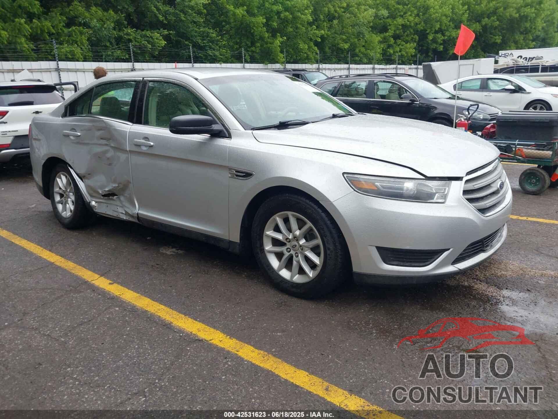 FORD TAURUS 2015 - 1FAHP2D8XFG117973