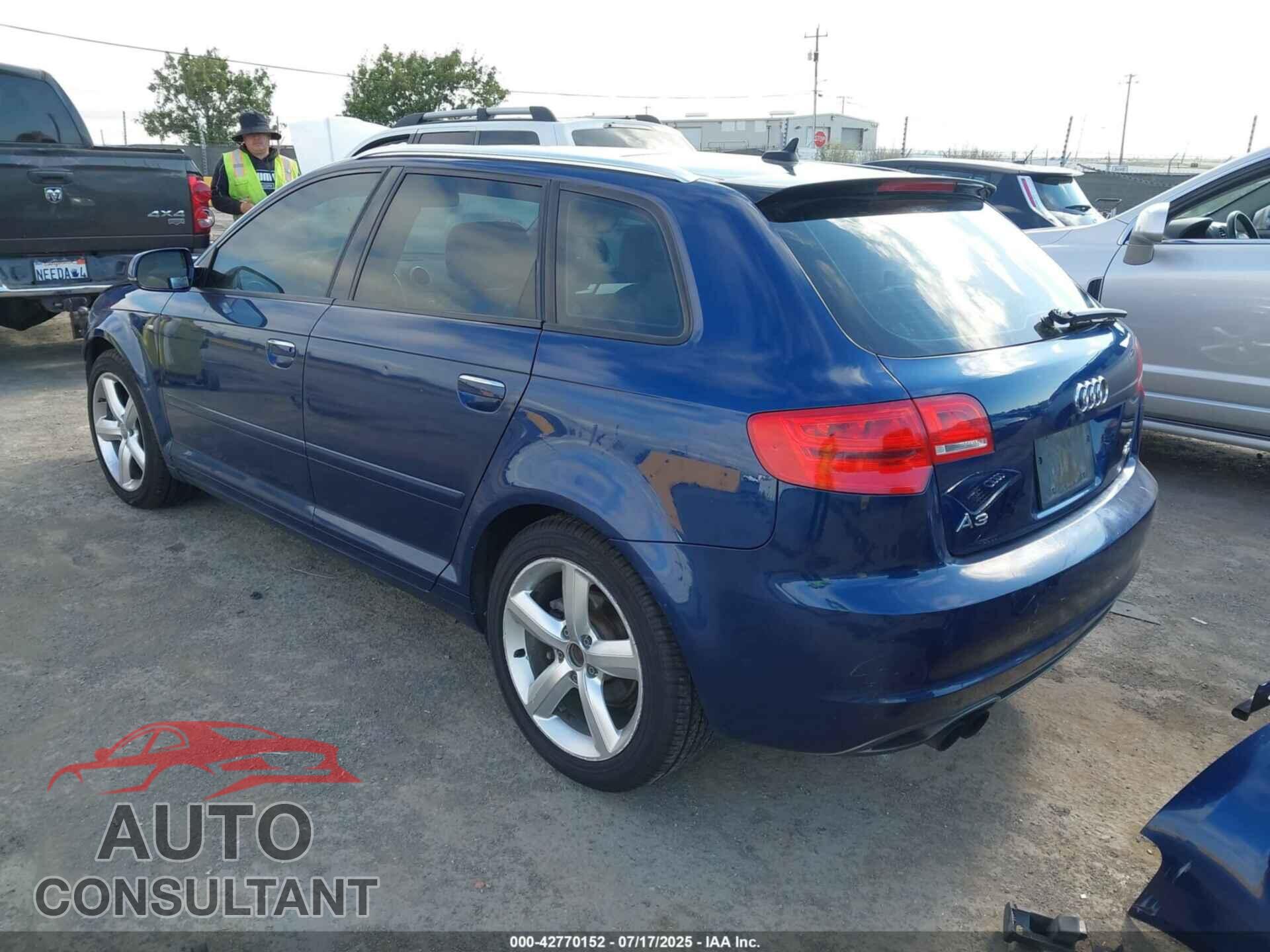 AUDI A3 2012 - WAUMFBFM5CA128154