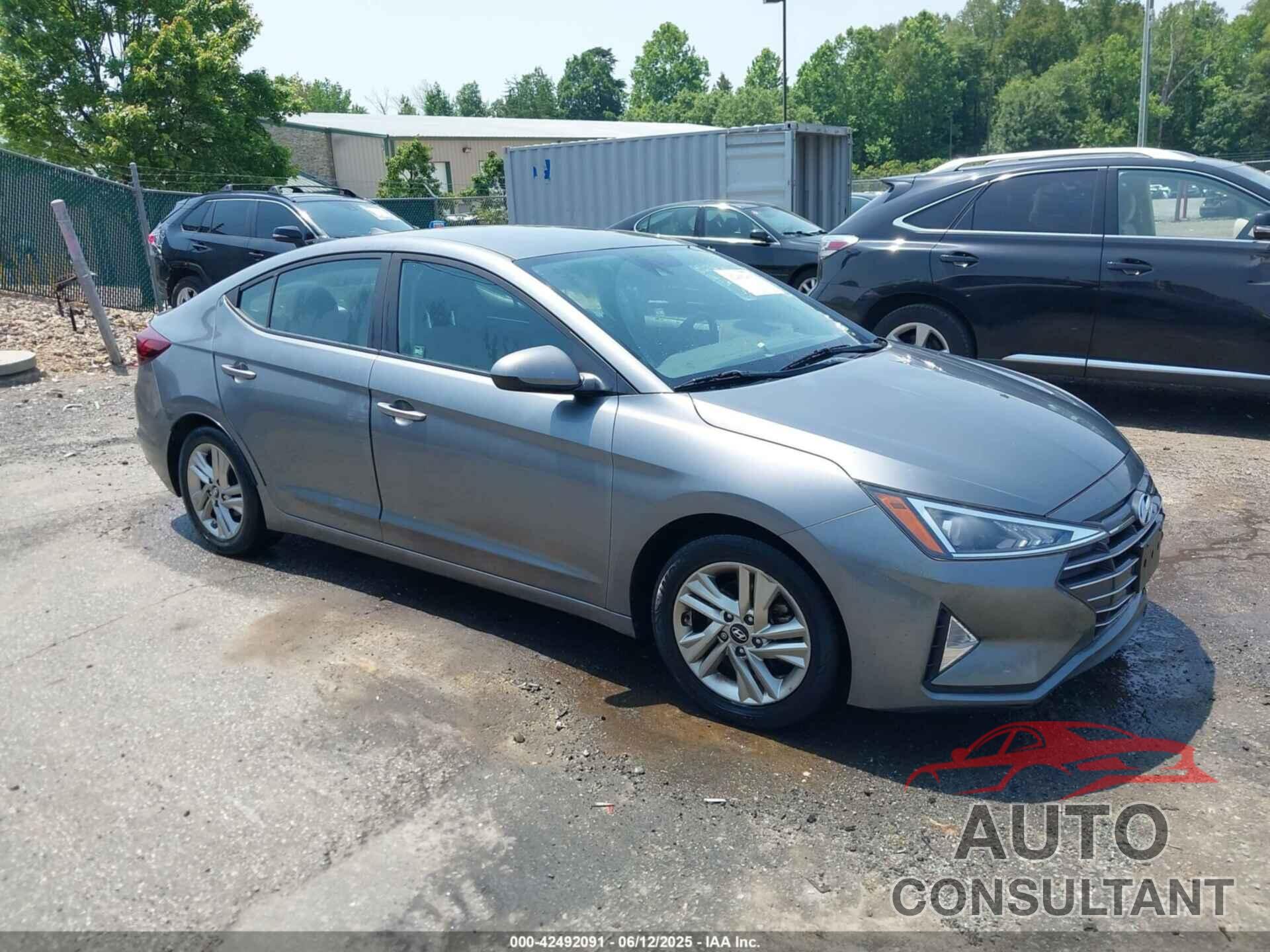 HYUNDAI ELANTRA 2019 - 5NPD84LF5KH426211