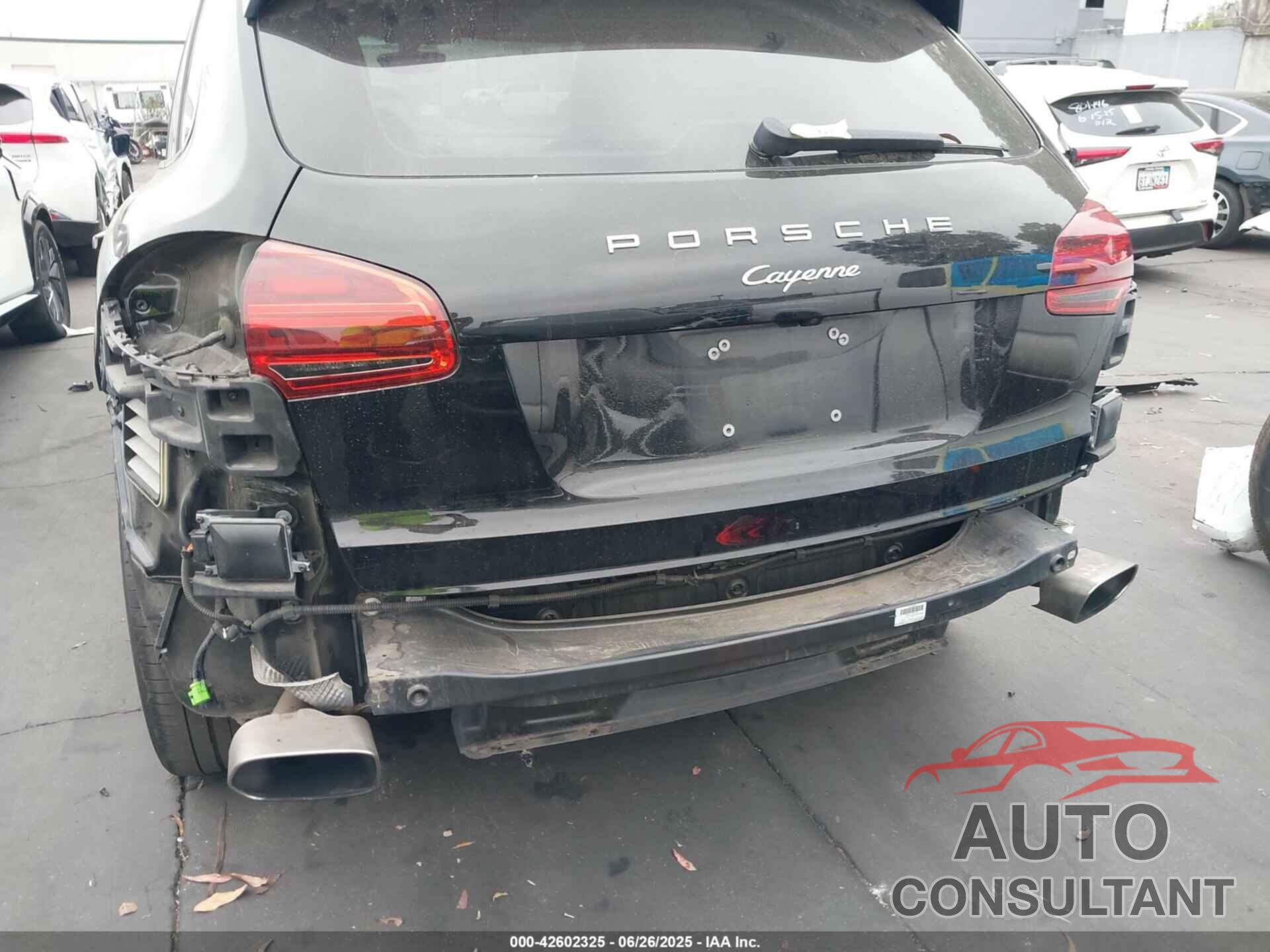 PORSCHE CAYENNE 2016 - WP1AA2A24GKA14137