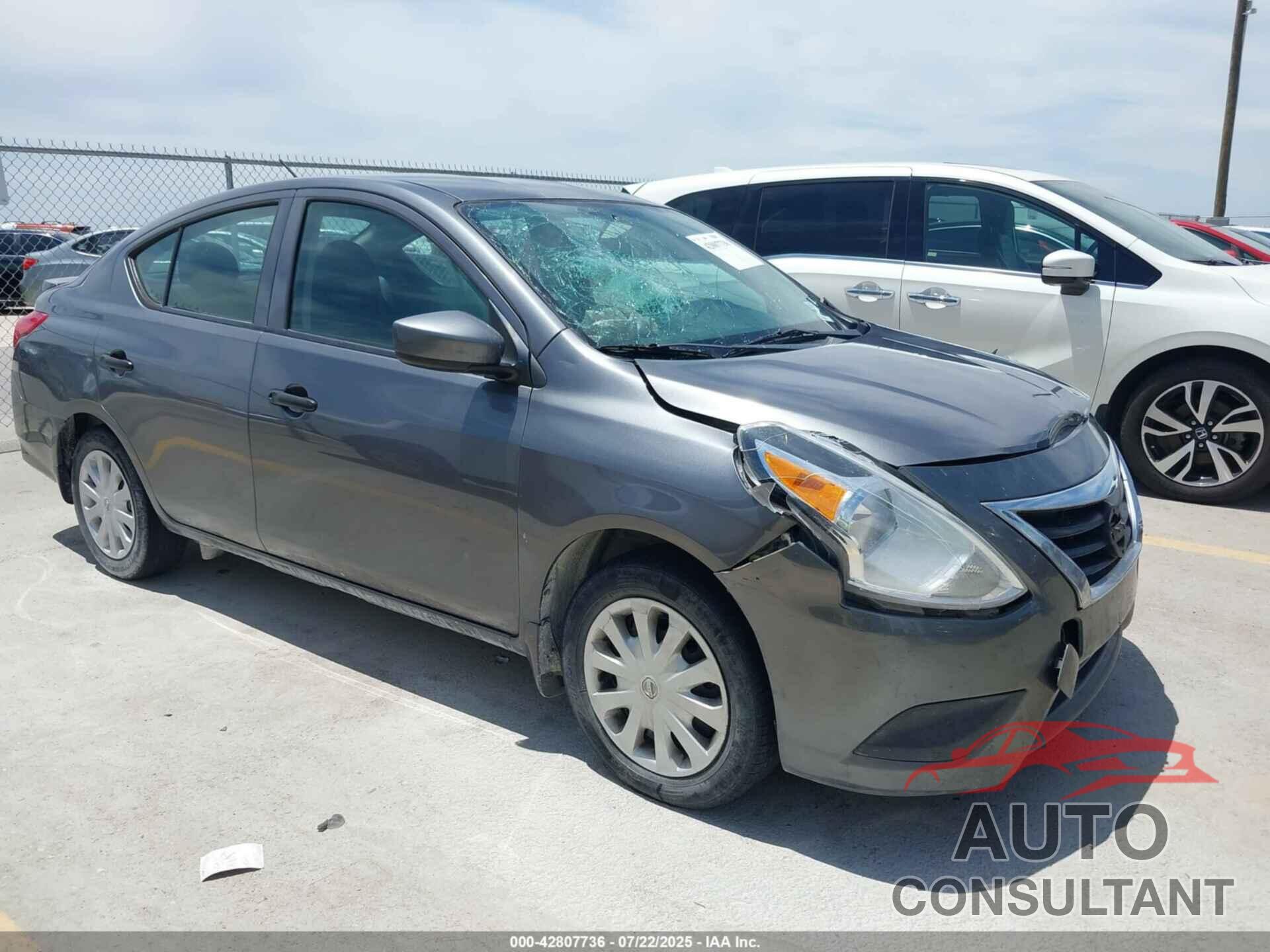 NISSAN VERSA 2018 - 3N1CN7AP5JL818950