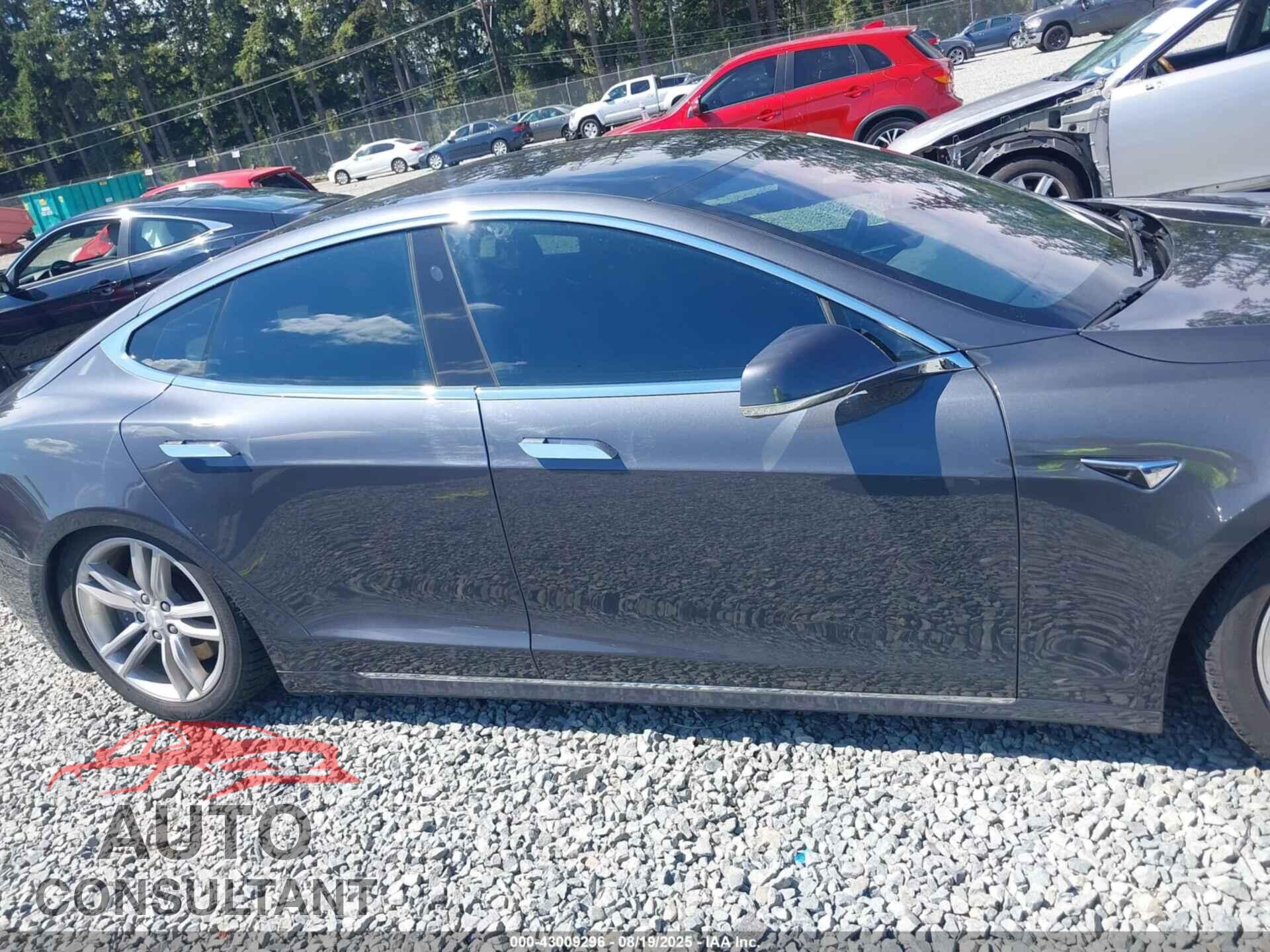 TESLA MODEL S 2017 - 5YJSA1E2XHF198900