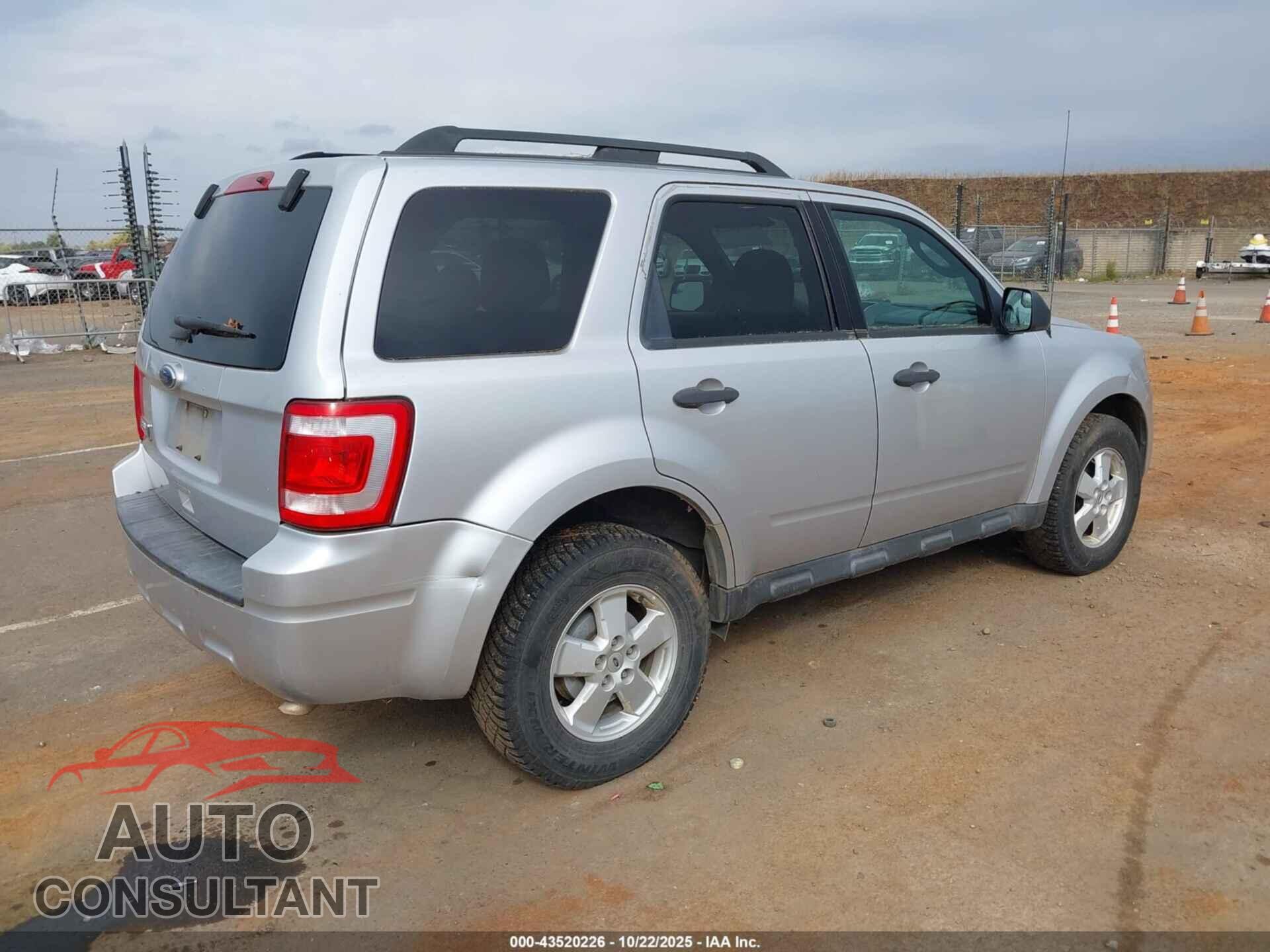 FORD ESCAPE 2011 - 1FMCU9D74BKB92636