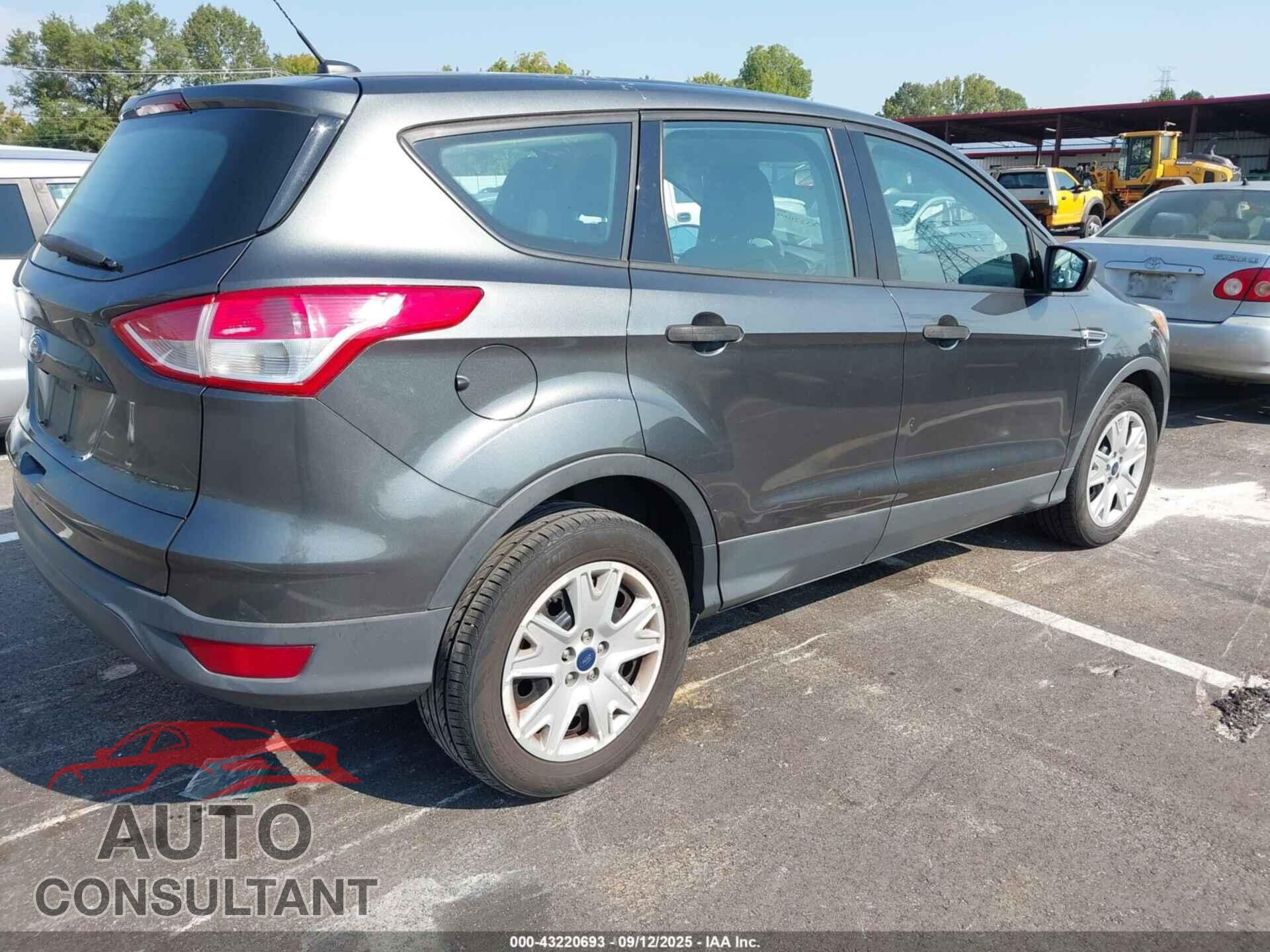 FORD ESCAPE 2016 - 1FMCU0F76GUB30496