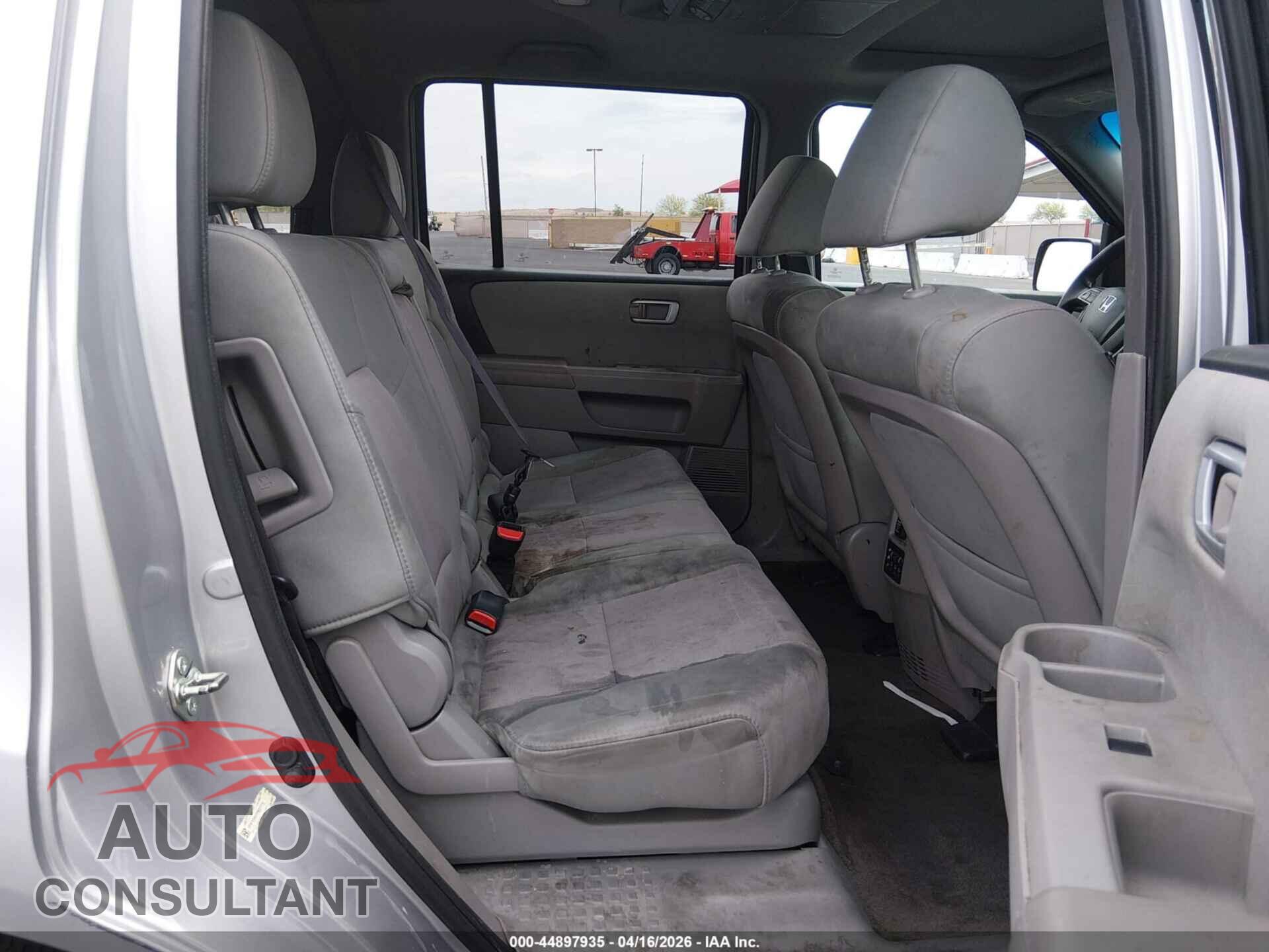 HONDA PILOT 2015 - 5FNYF3H31FB027770