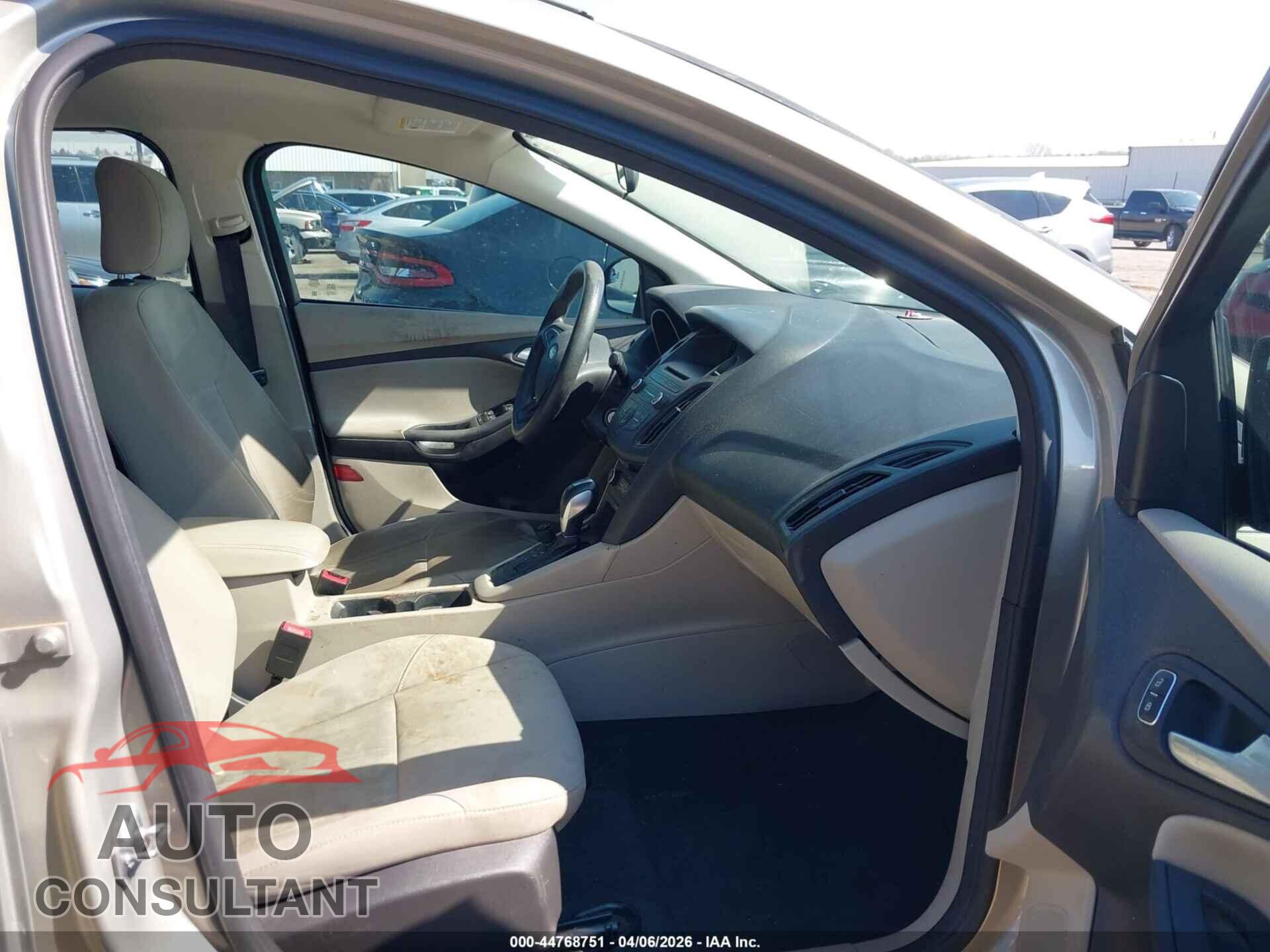 FORD FOCUS 2015 - 1FADP3F2XFL367993