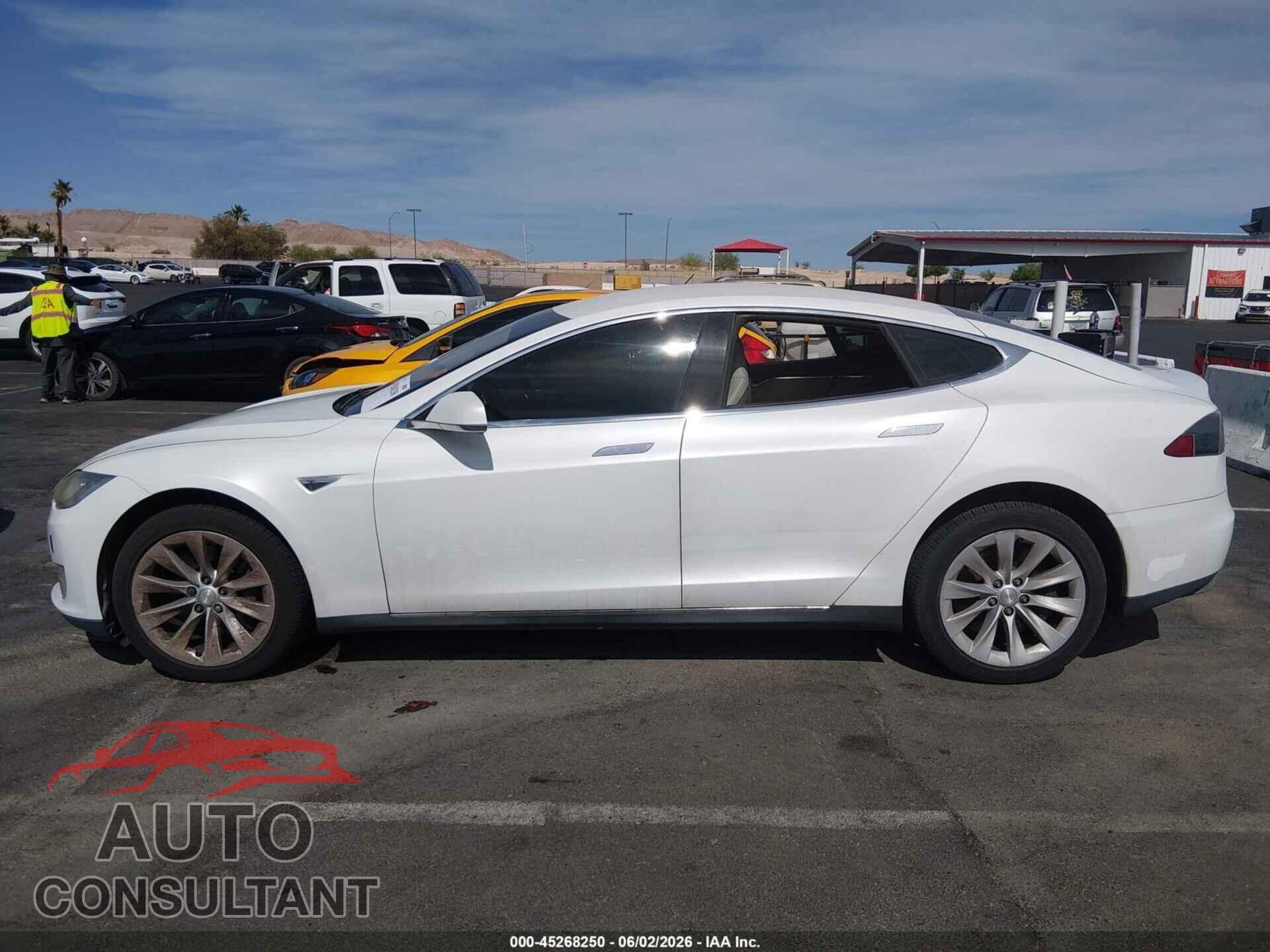 TESLA MODEL S 2013 - 5YJSA1CN6DFP20879