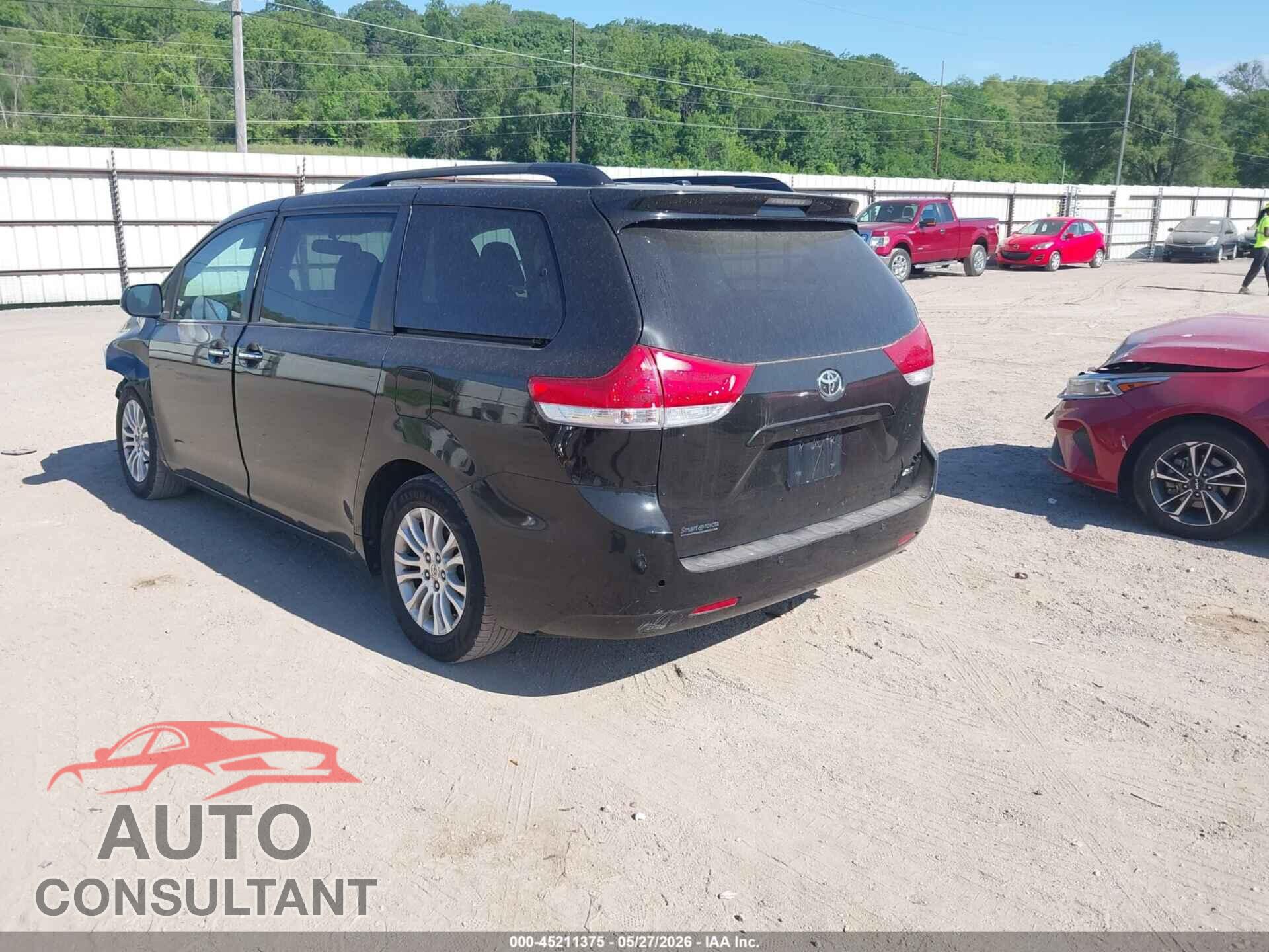 TOYOTA SIENNA 2013 - 5TDYK3DC3DS329054