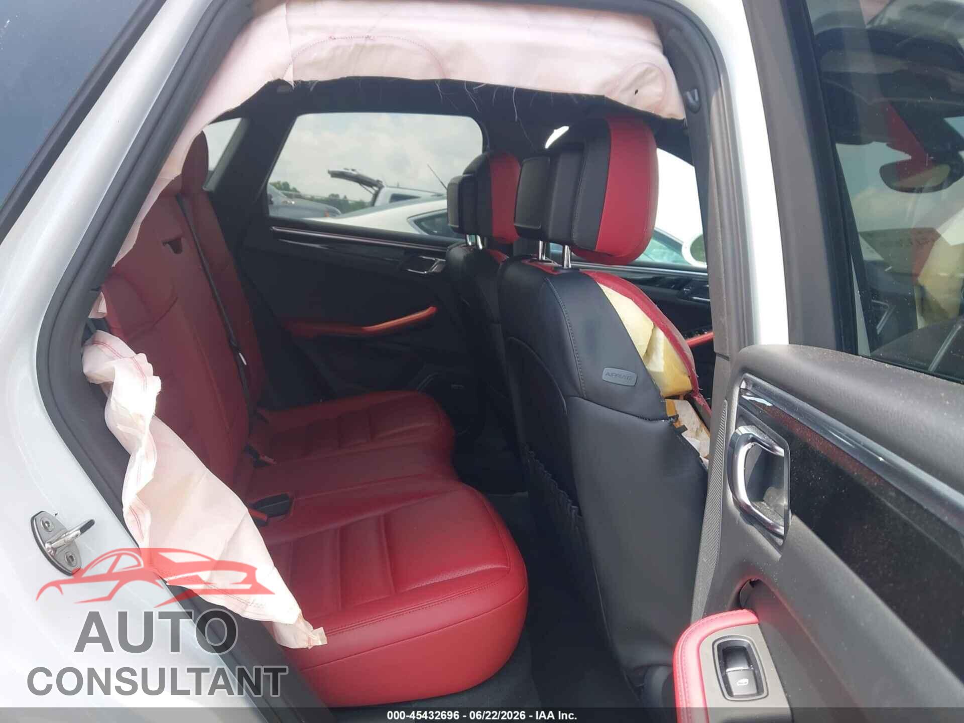 PORSCHE MACAN 2017 - WP1AG2A58HLB50436