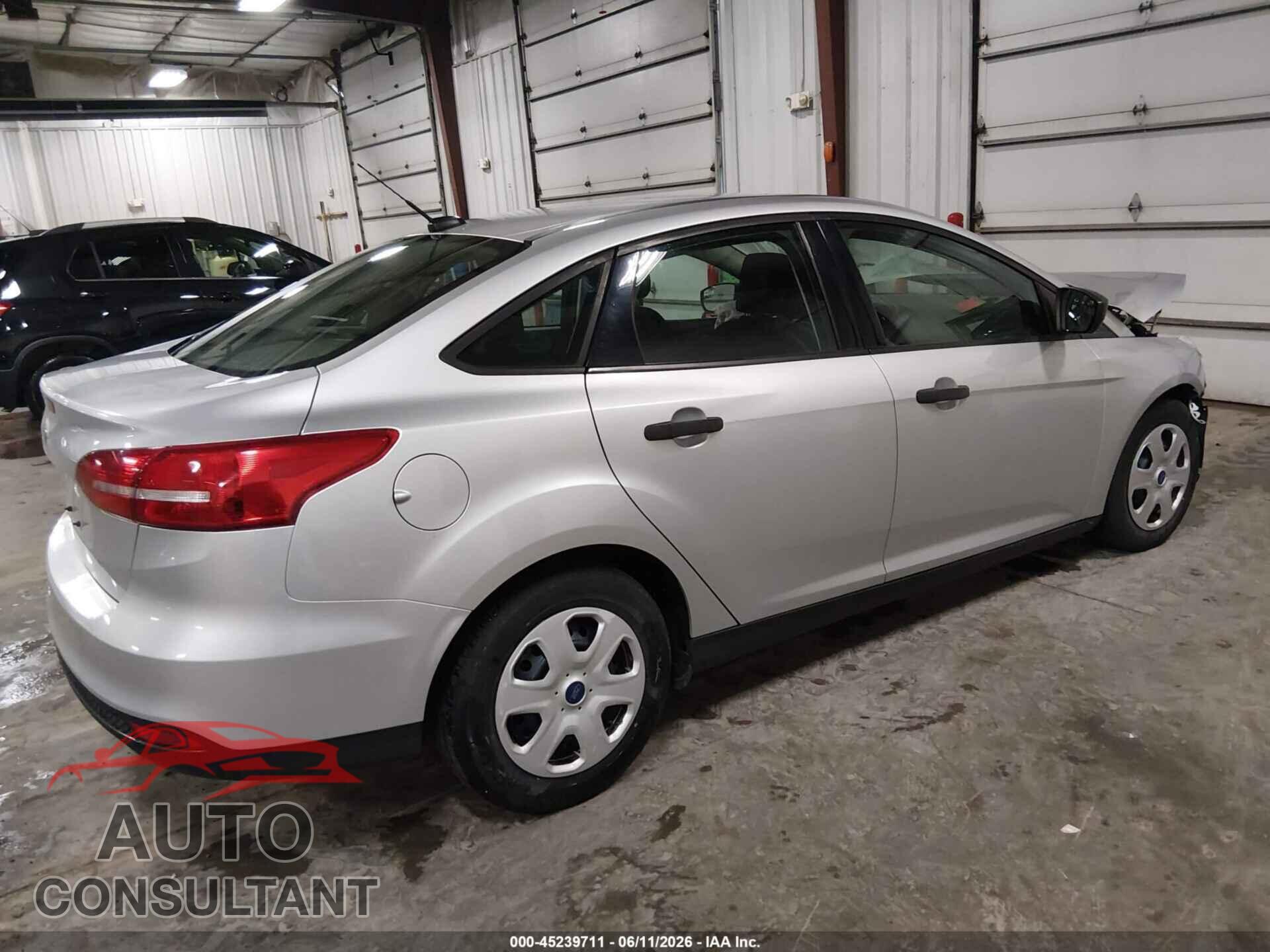 FORD FOCUS 2017 - 1FADP3E28HL213237