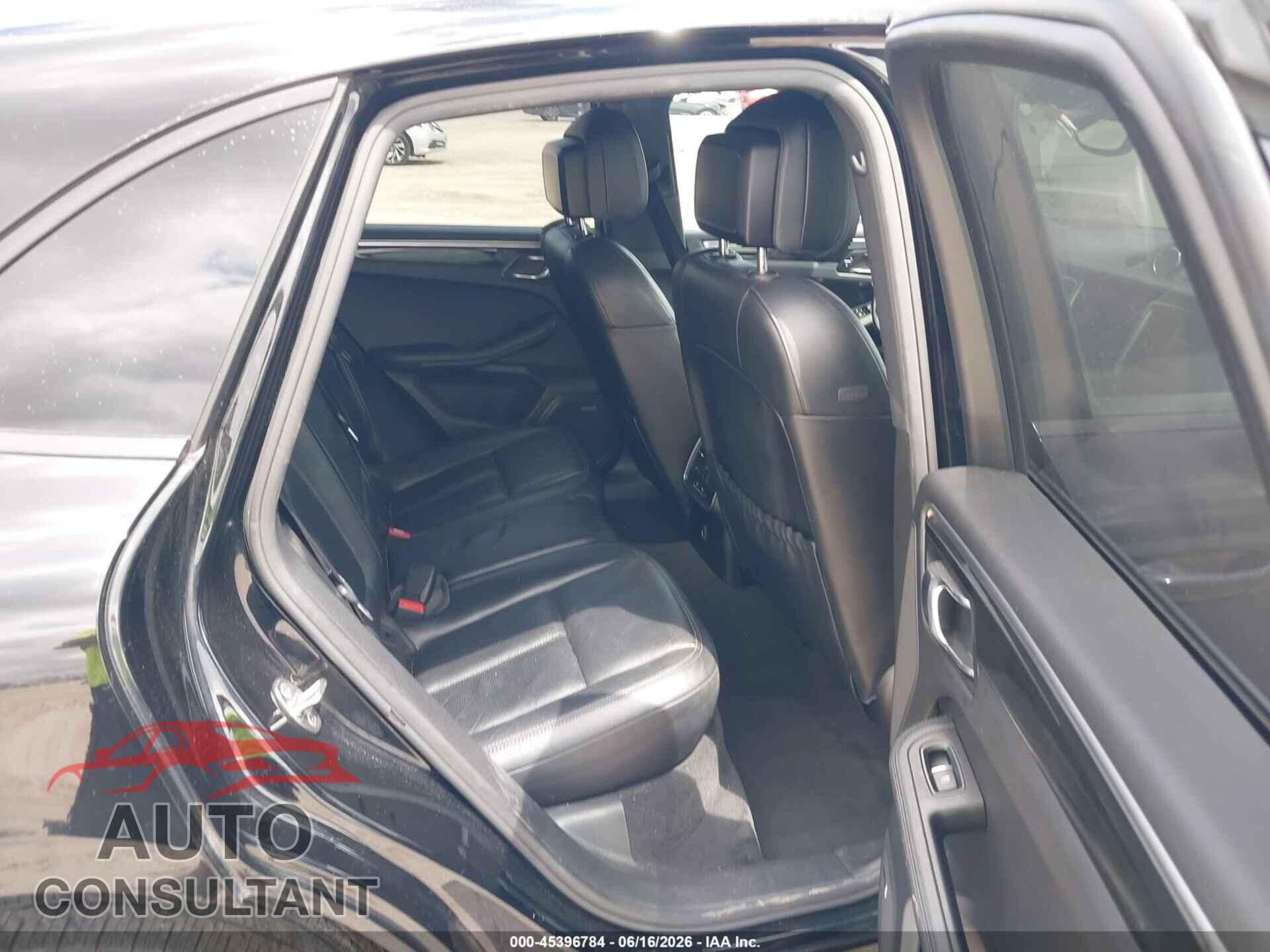 PORSCHE MACAN 2017 - WP1AA2A56HLB82030