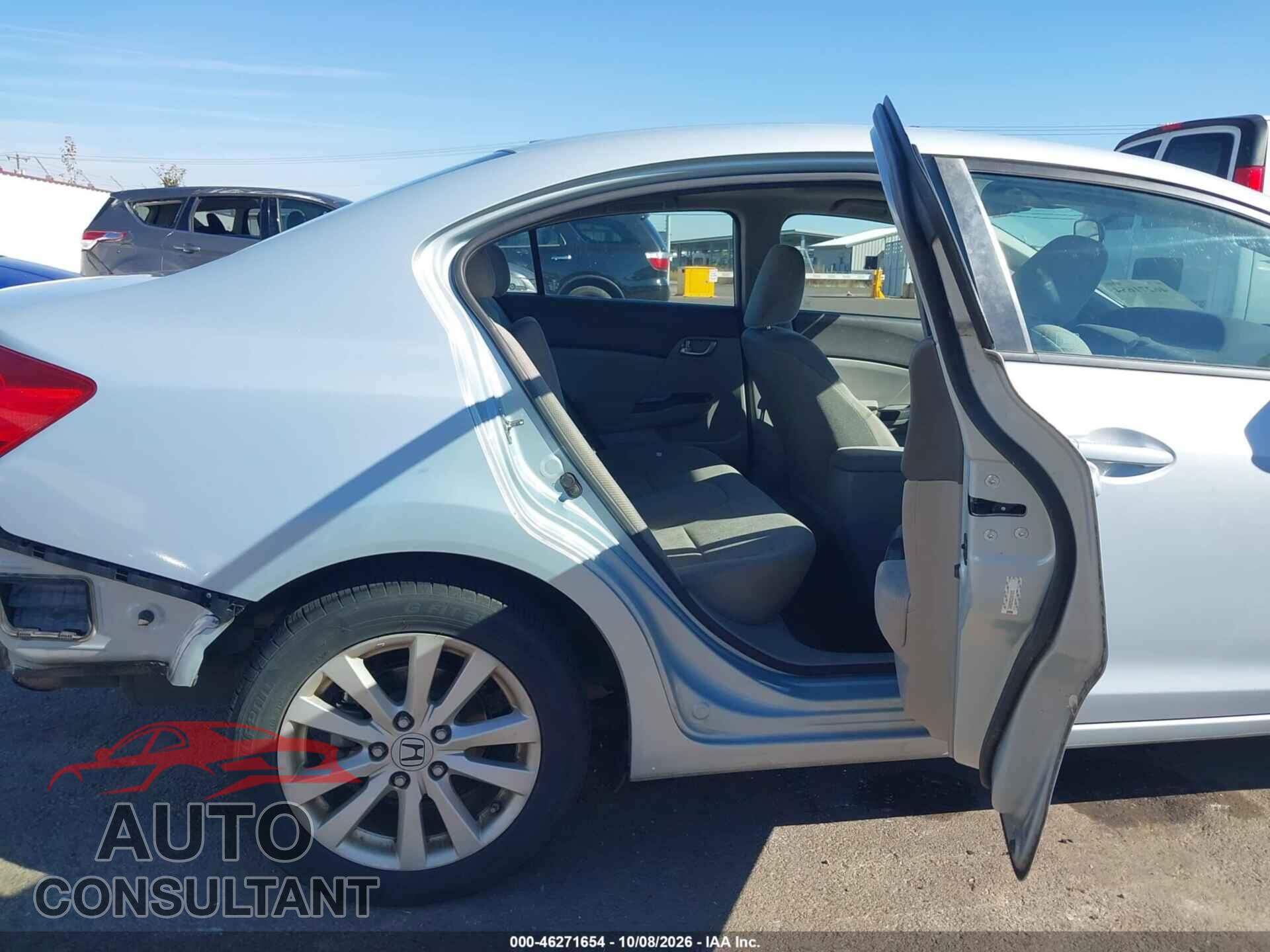 HONDA CIVIC 2012 - 2HGFB2F82CH551433