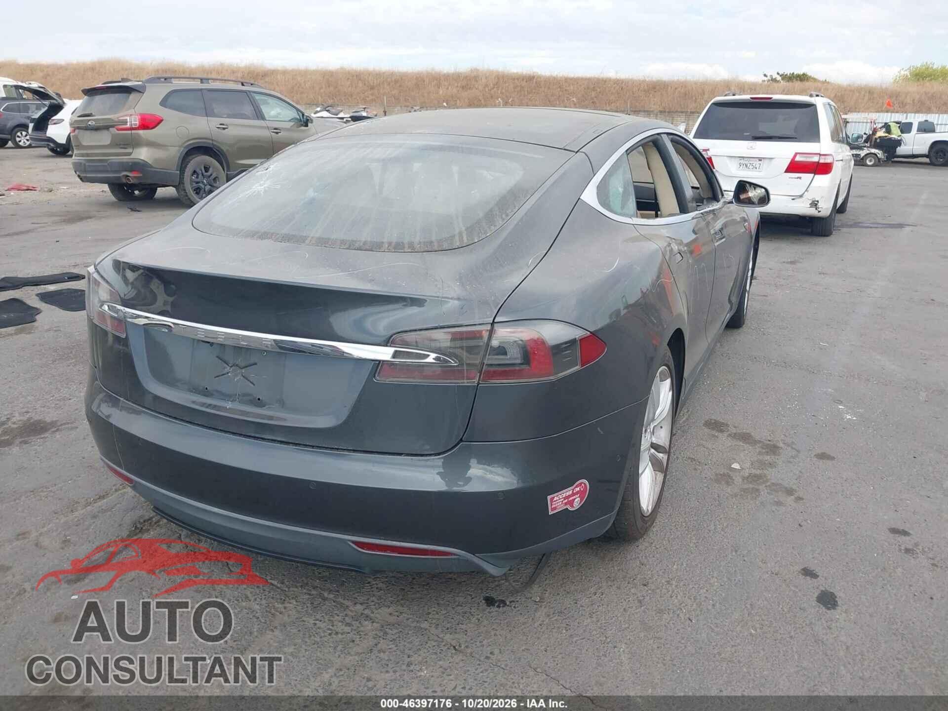 TESLA MODEL S 2015 - 5YJSA1E13FF117367